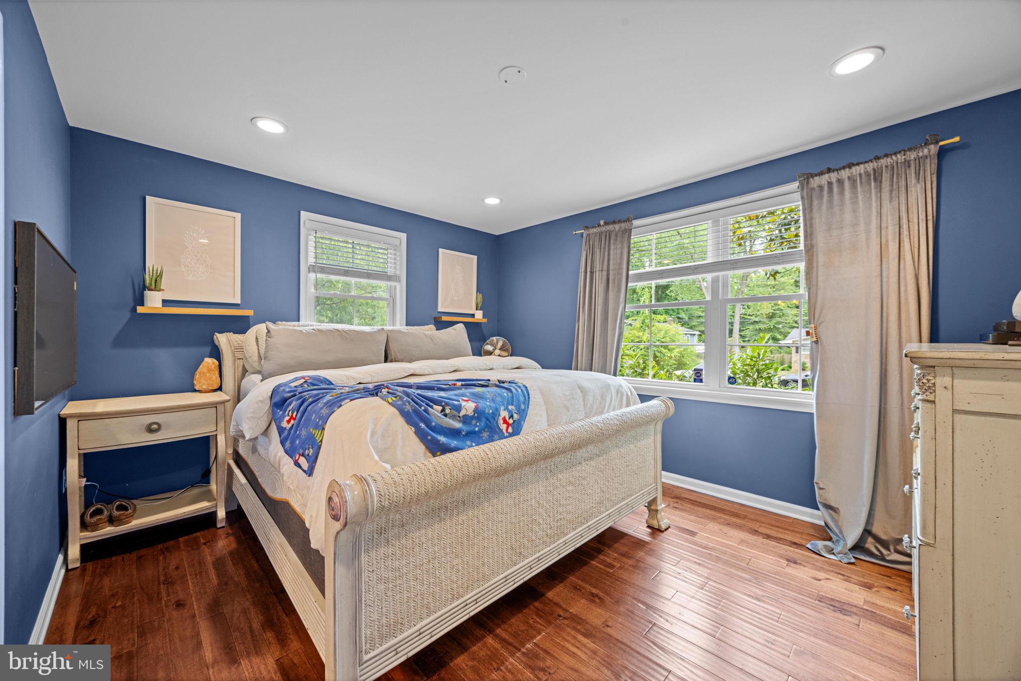 HILLSMERE SHORES - Residential