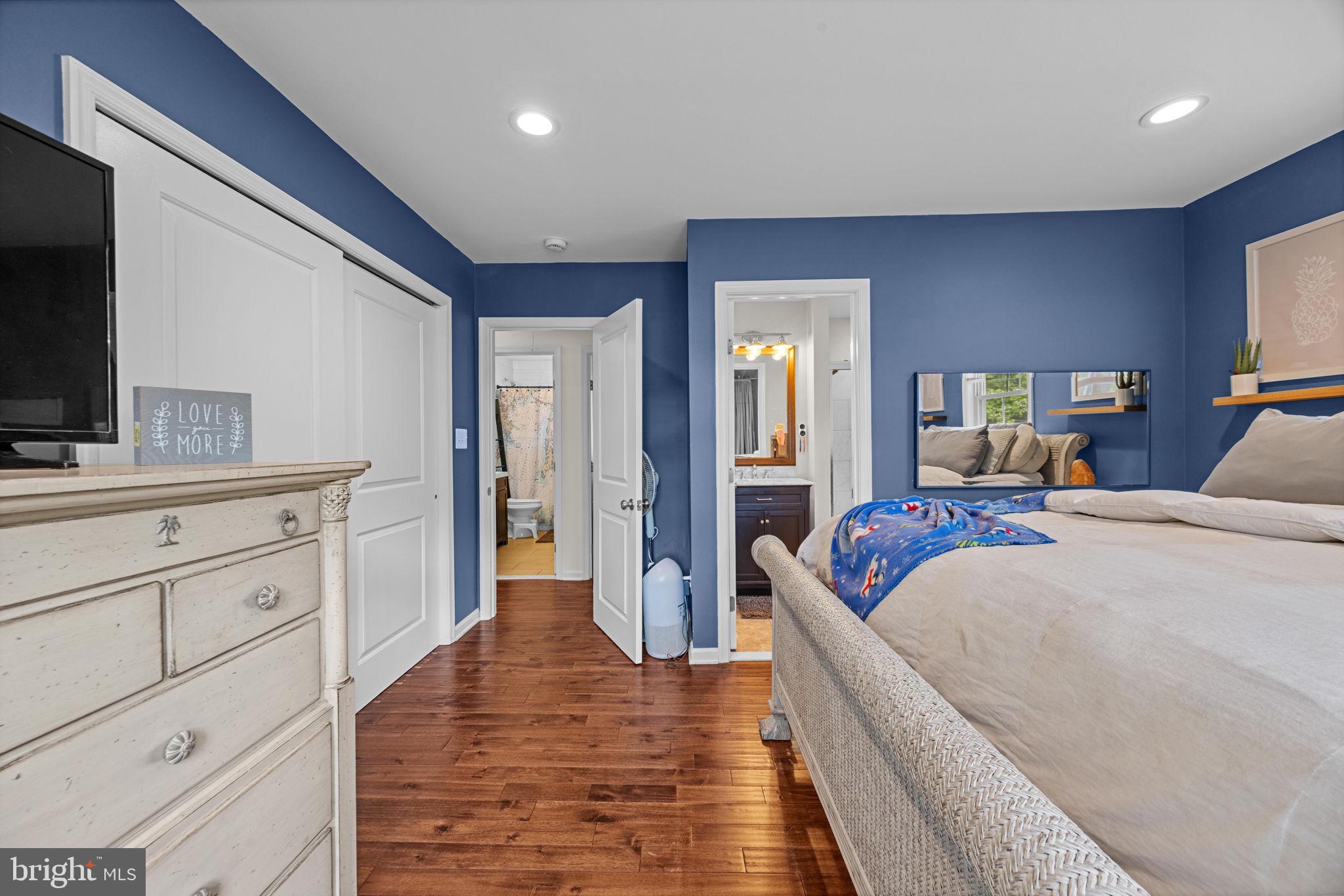 HILLSMERE SHORES - Residential