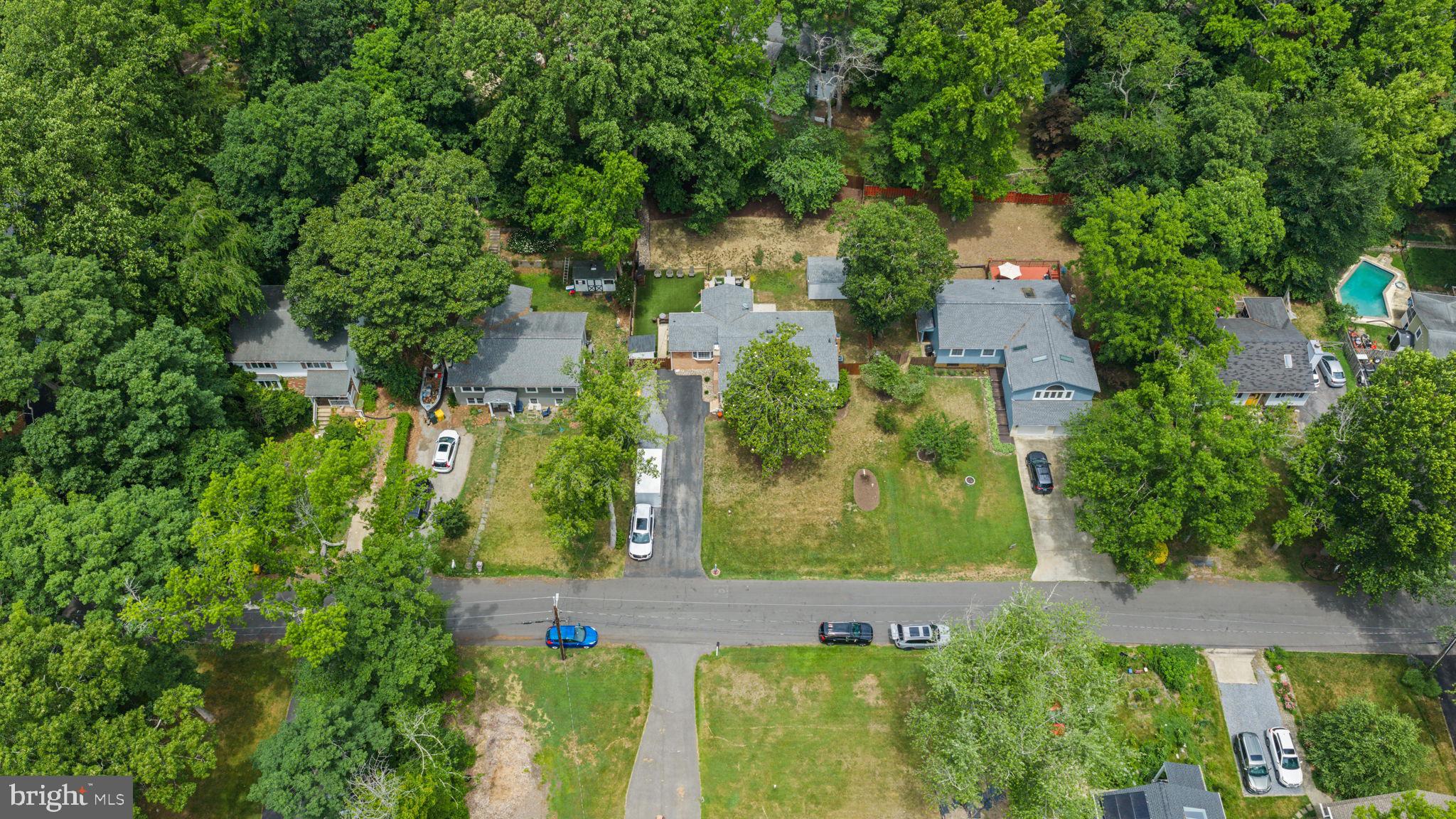 HILLSMERE SHORES - Residential