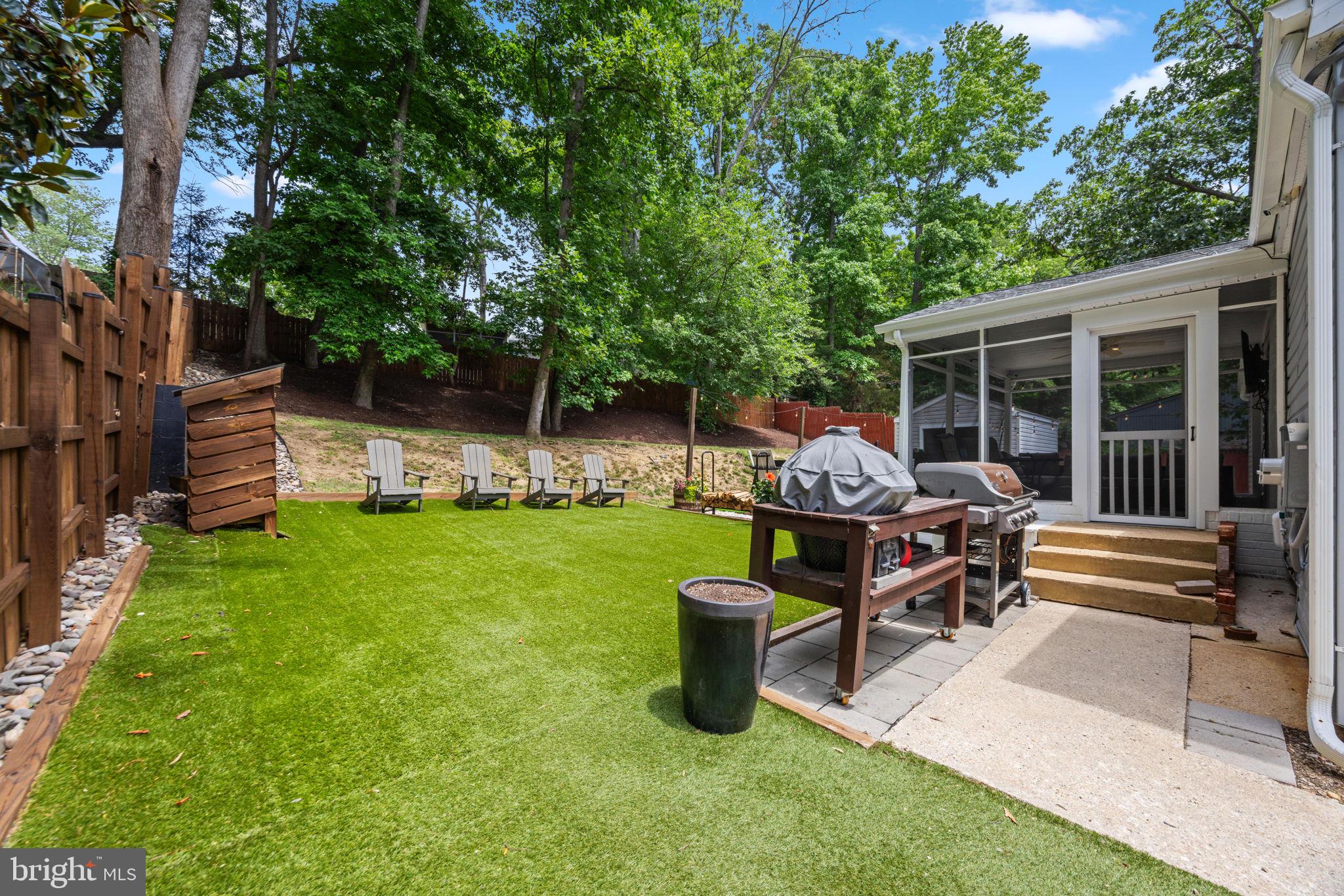 HILLSMERE SHORES - Residential