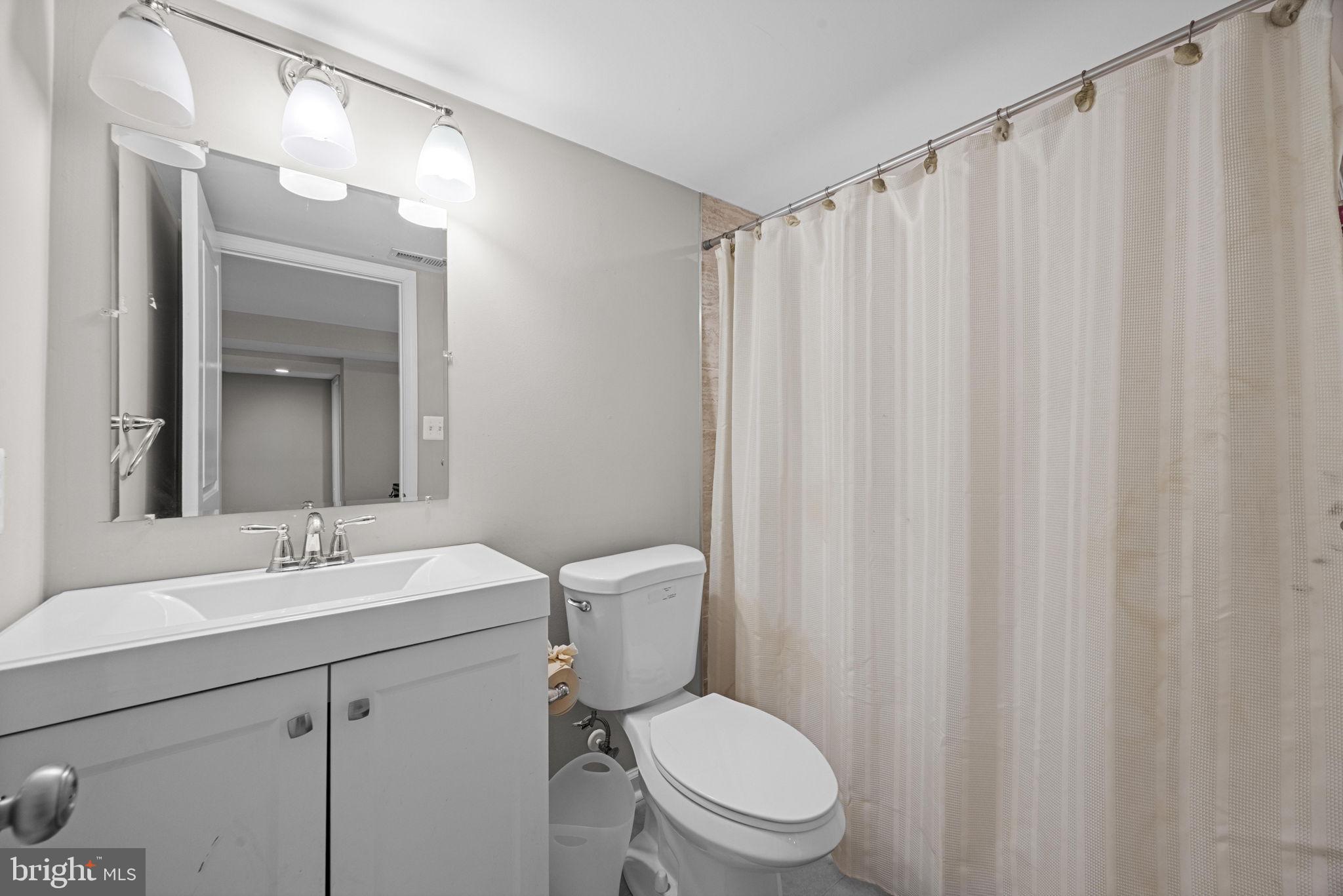 HILLSMERE SHORES - Residential