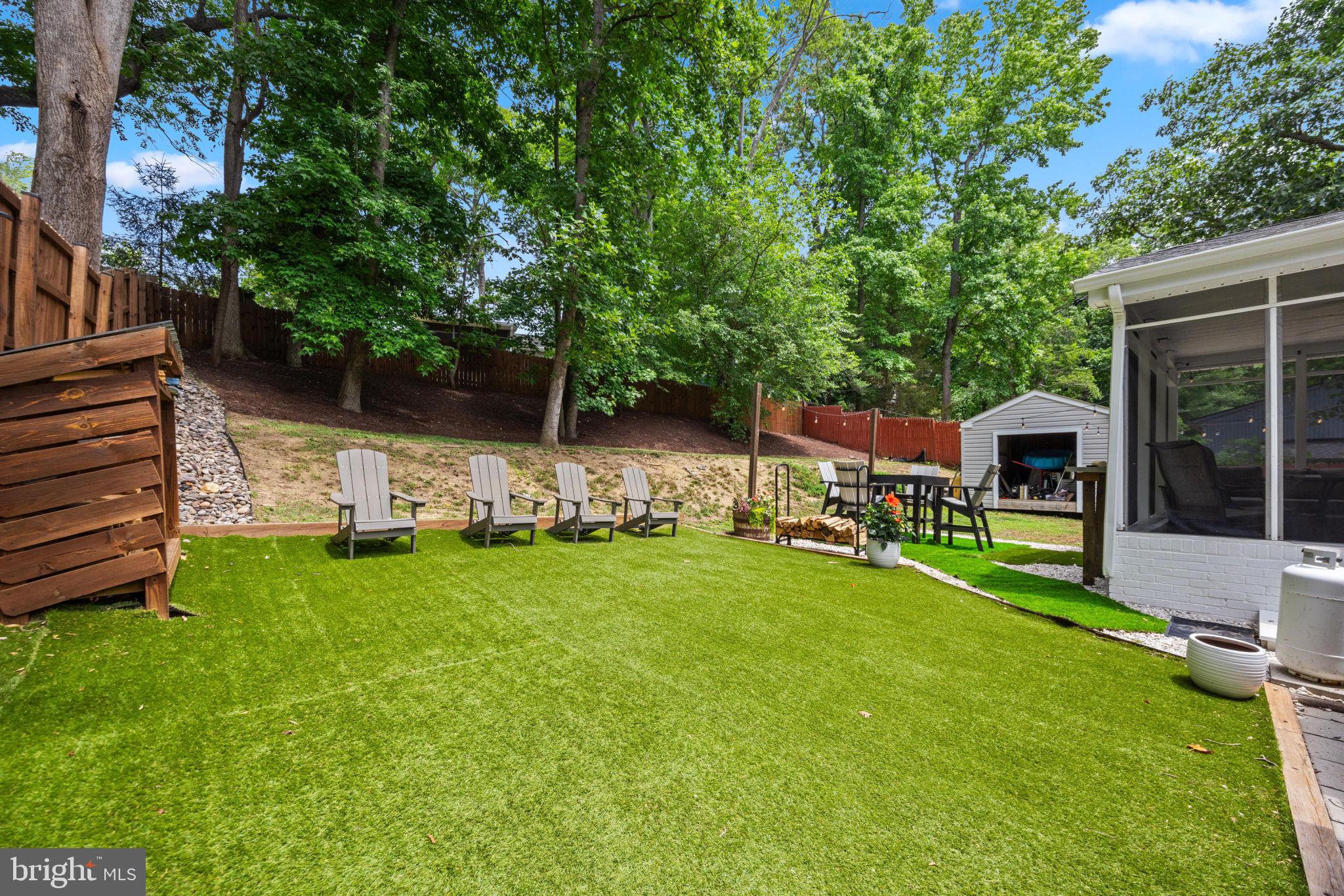HILLSMERE SHORES - Residential