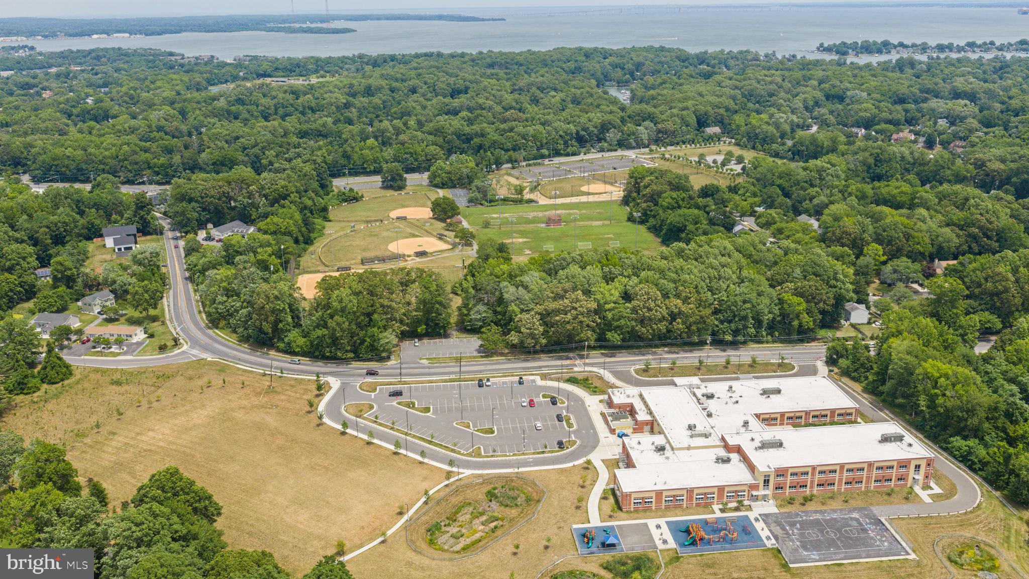 HILLSMERE SHORES - Residential
