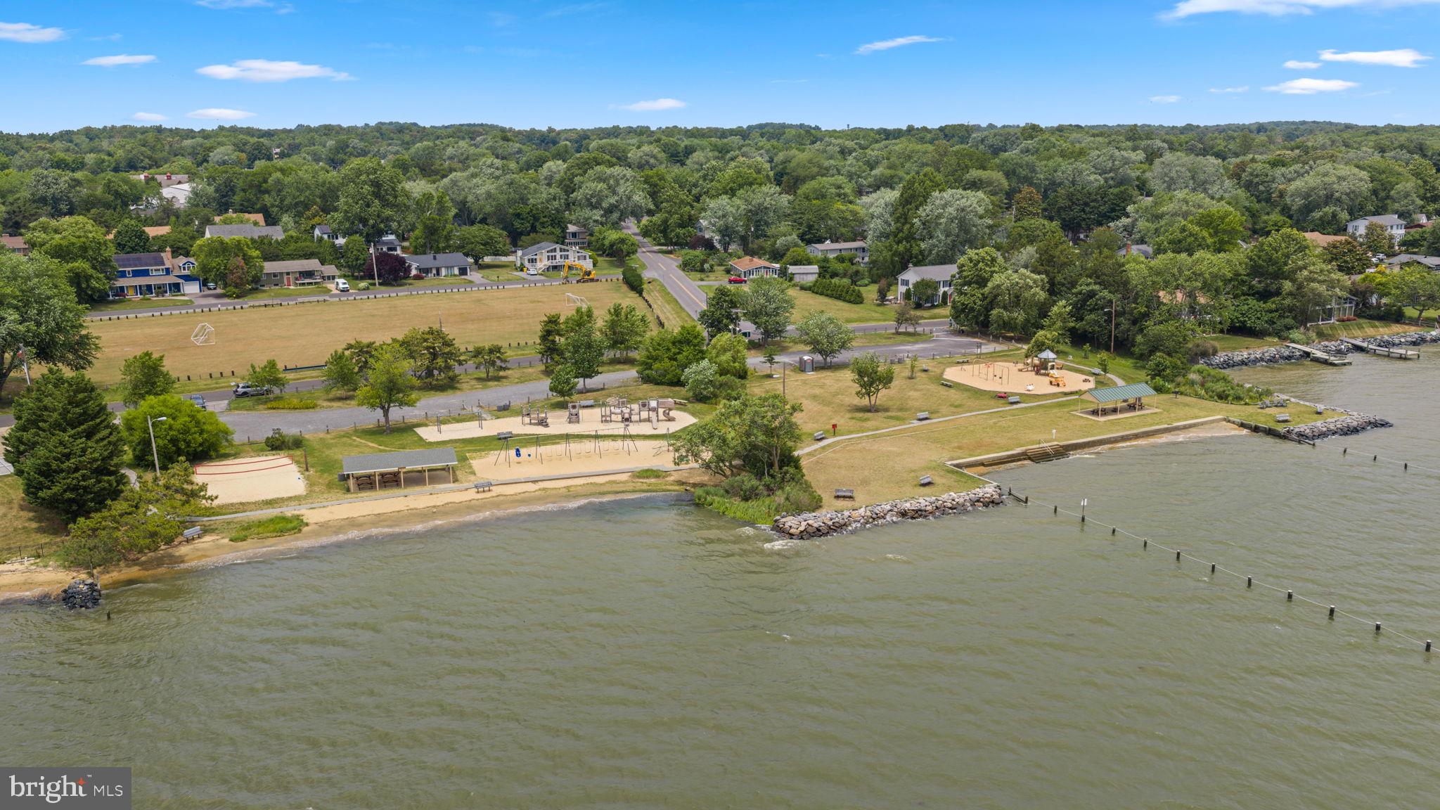 HILLSMERE SHORES - Residential