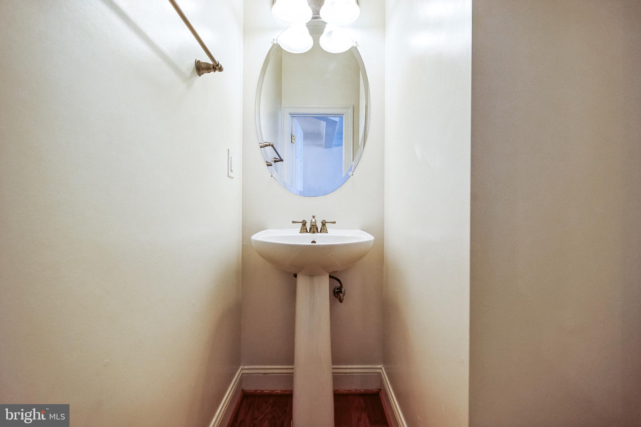 FAIRFAX GATEWAY - Residential Lease