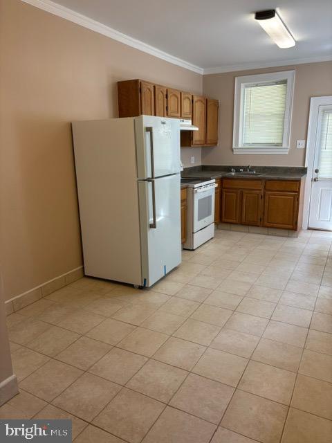 Back on the Market due to buyers remorse ! 
Great for user or as an investment to rent !
Priced to Sell !
Purchase this MOVE IN Condition Twin near Lankenau Hospital , ST Joe’s College ! Great location close to Shopping &public transportation . 20 min to  Center city .
New appliances such as a Refrigerator , Washer and Dryer  in the large  basement with High Ceilings and brand new walkout Bilco doors  leading to a patio and large back yard .
This move in condition with newer windows ,3 bed / 1 bath house  with new rugs  on second floor and refinished hardwood floors in Living room & Dining room with a beautiful covered front porch with a large  grass back  yard and a rear covered porch to barbecue and entertain friends .The Newer  Kitchen has  an open floor plan with a new refrigerator and room for a table . This has an open floor plan from Living room  with hardwood floors  into the  dining room and entertainment room with newer kitchen with new Refrigerator . Outside entrance to backyard !
The house has recently been painted .
All the bedrooms and stairs have new carpets .  There is a washer and dryer and a new Hot Water Heater in the large basement with high ceilings ready to be finished .The basement has new Bilco doors leading to the large back yard great for entertaining .