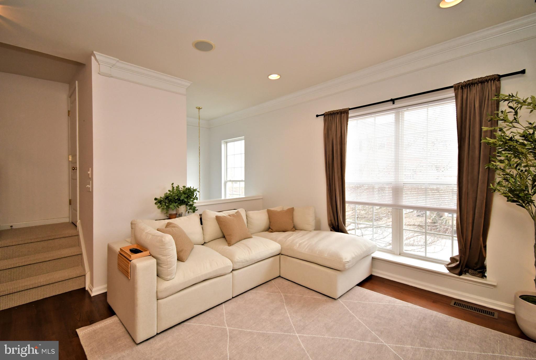 LONGFORD CROSSING - Residential