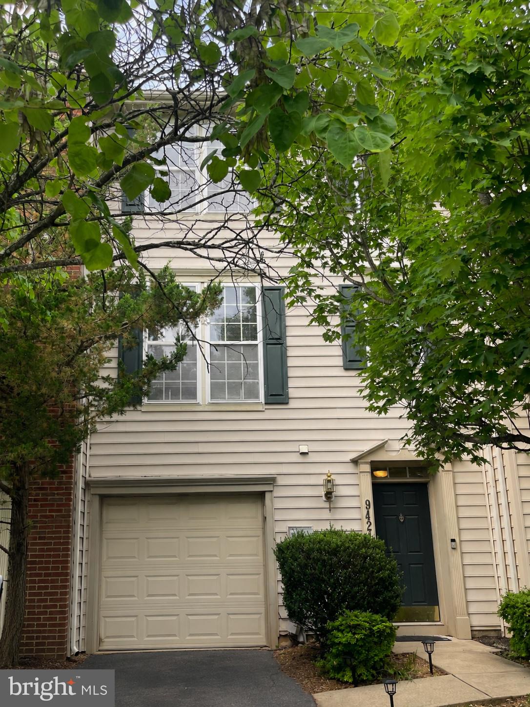 Garage townhouse in sought after community of Villages of Urbana.  With over 2600 SF of living space.  3 bedroom, 2.5 bath.  Hard wood floors, recessed lighting. Gorgeous kitchen. Bright morning room,  Large master suite with walk in closets. Lower level family & laundry room. Spacious wood deck with connecting stairs to fenced backyard.  Walk to all the public schools.  Community amenities include : 3 pools, one water park, library, commercial sized gym, indoor sports barn (basketball/volleyball/badminton/pickleball), outdoor tennis courts with pickleball, walking/biking trails, grocery, medical offices and so much more. Newer YMCA nearby provides nice after school programs and a huge aquatic center. Urbana School district. Minutes to I-270.