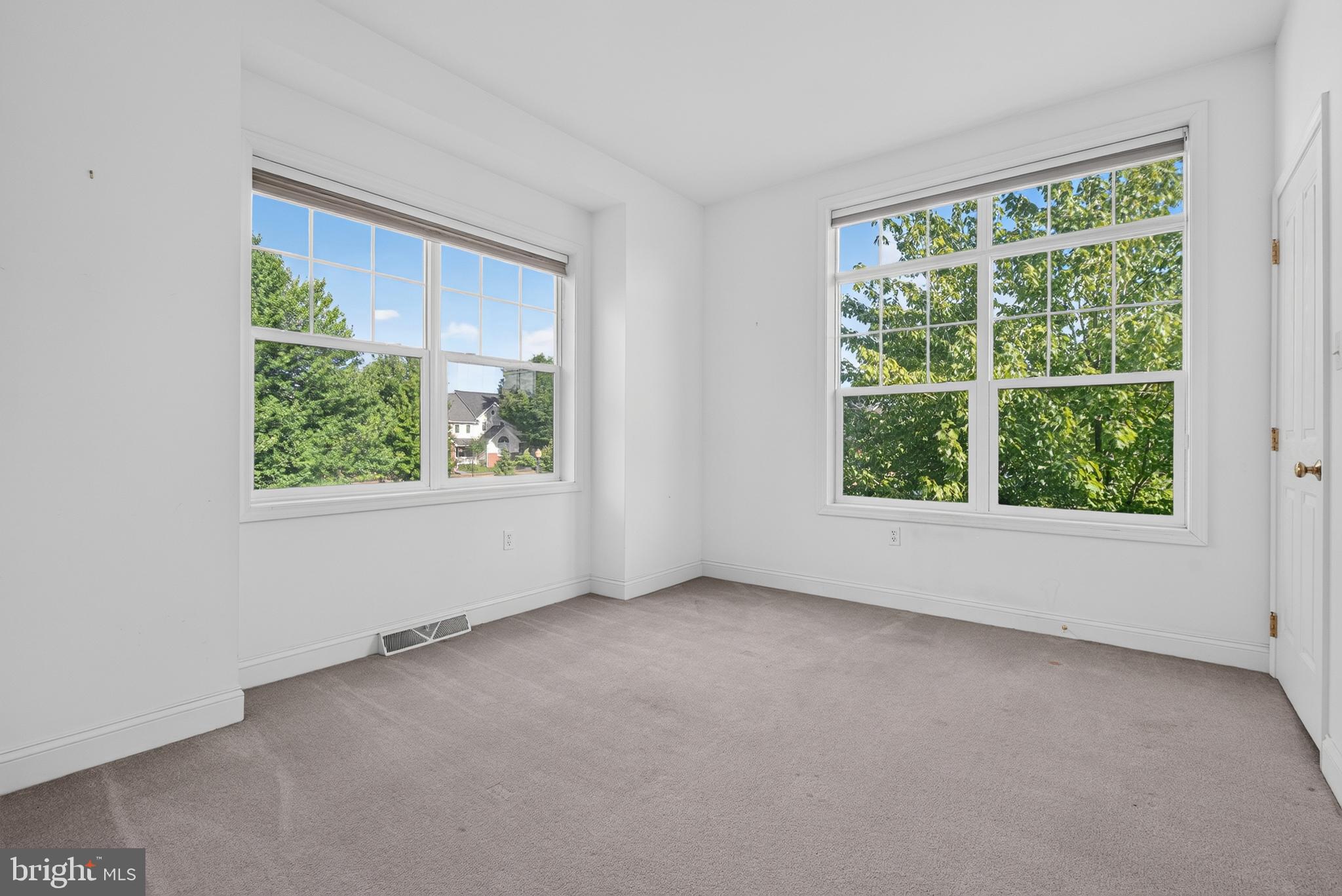 BRIGHTON - Residential