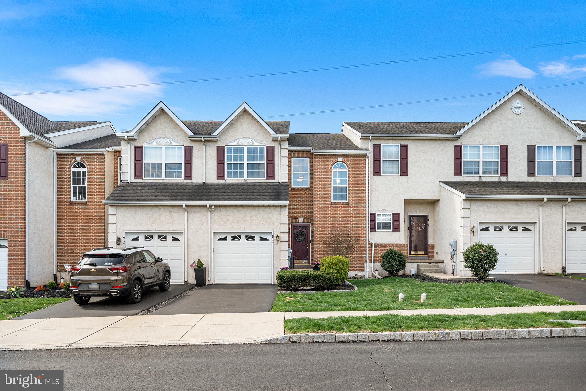 MONROE COURT - Residential
