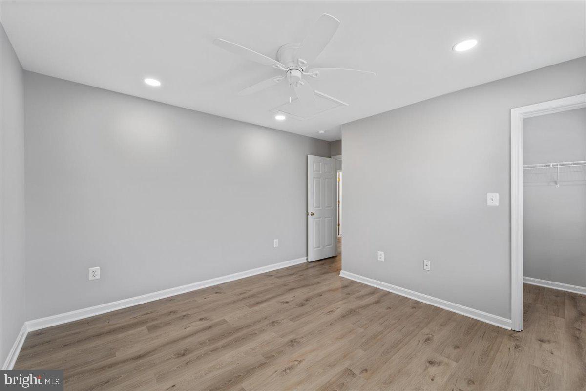 SIGNATURE AT BROADLANDS - Residential