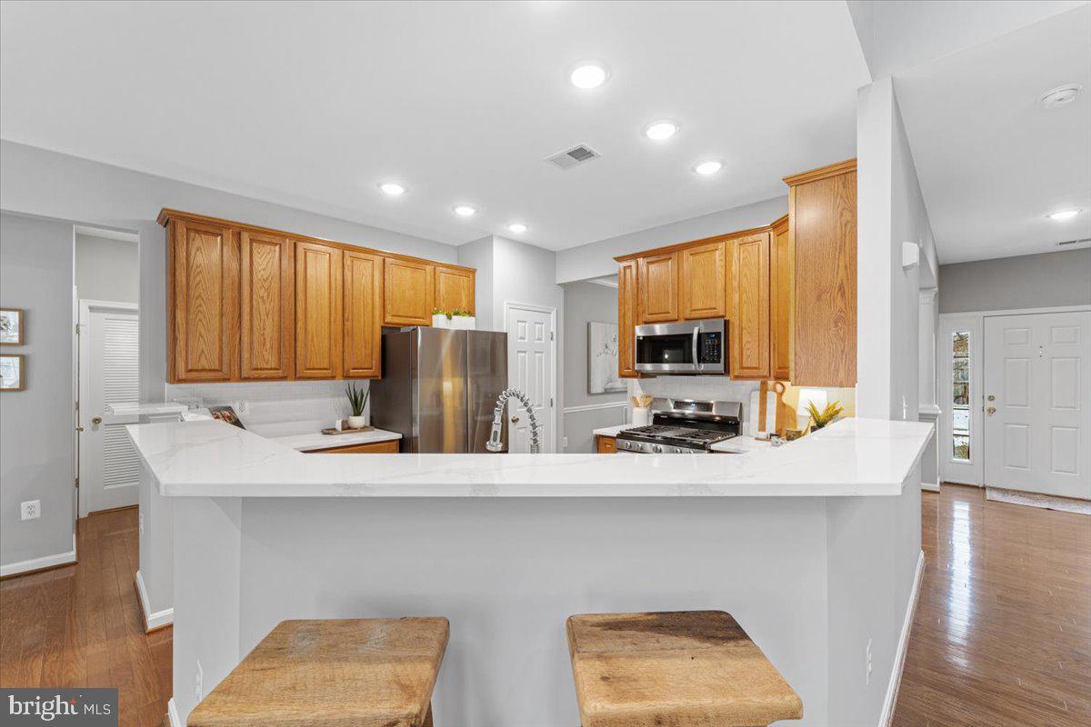 SIGNATURE AT BROADLANDS - Residential