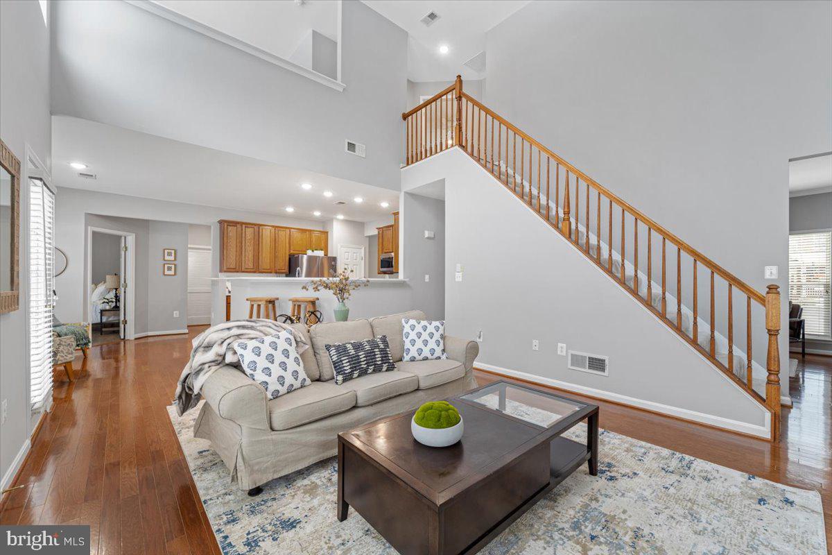 SIGNATURE AT BROADLANDS - Residential