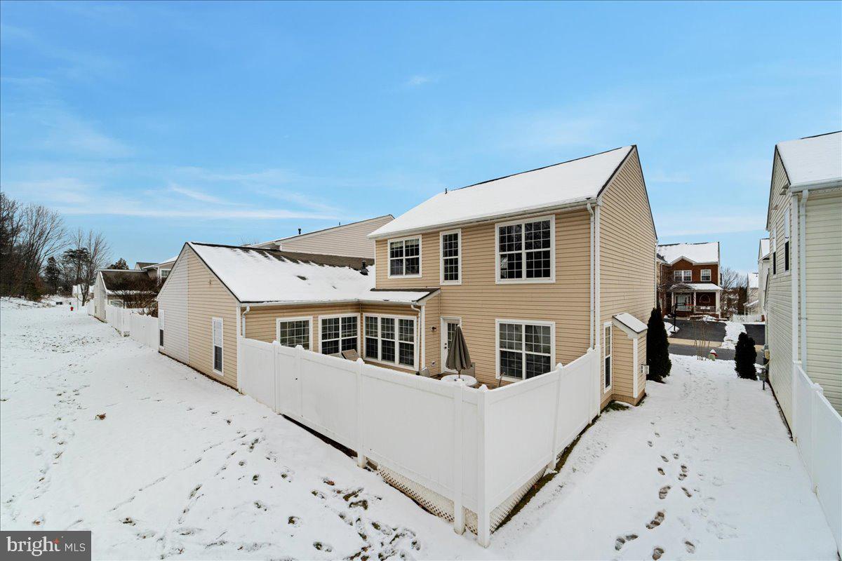 SIGNATURE AT BROADLANDS - Residential