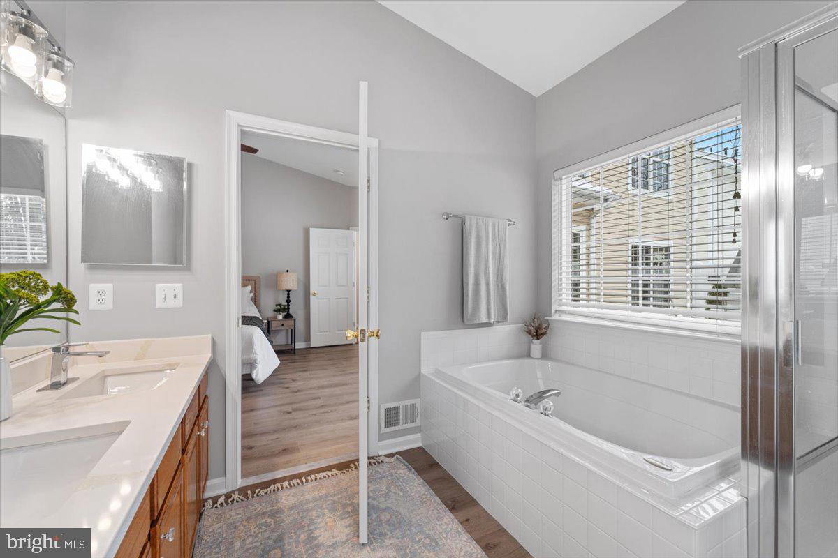 SIGNATURE AT BROADLANDS - Residential