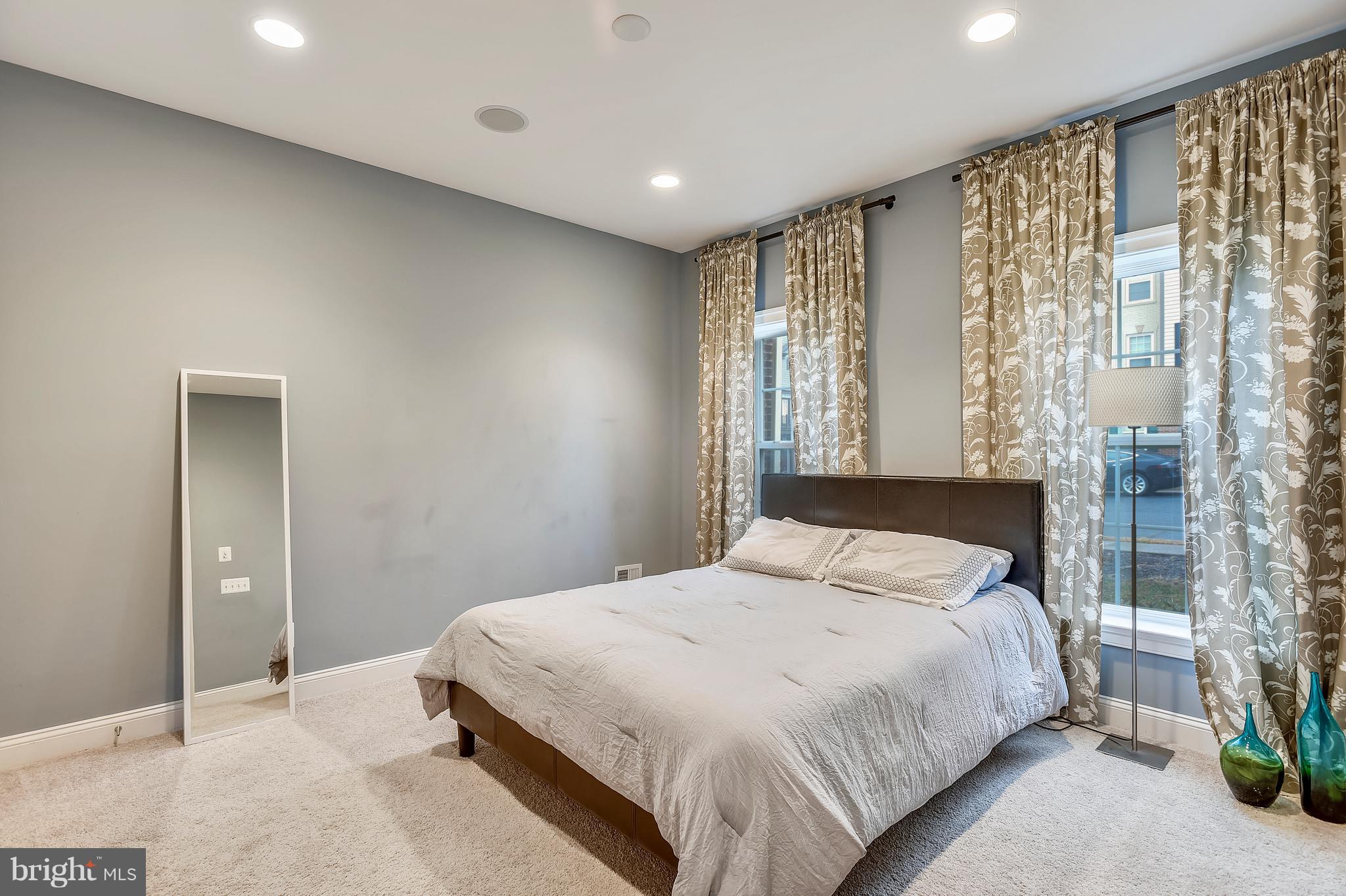 OAKLAWN - Residential