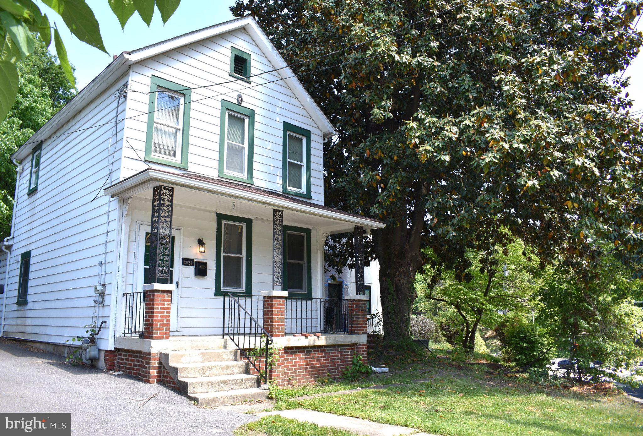 This charming Colonial home in the heart of Randle Heights offers a perfect blend of comfort and convenience. With two cozy bedrooms and a full bathroom featuring a tub shower, this residence is designed for relaxation. The inviting living spaces are complemented by a well-equipped kitchen, complete with a refrigerator, making meal prep a breeze. Step outside to enjoy the neighborhood's friendly atmosphere, enhanced by sidewalks perfect for evening strolls. The driveway provides ample parking for you and your guests. Located just a short distance from public transportation options, including bus stops and a commuter rail station, commuting is hassle-free. The community is enriched by nearby parks, offering green spaces for recreation and relaxation. Local schools are within easy reach, ensuring educational opportunities are close at hand. Experience the warmth of Randle Heights, where comfort meets community.