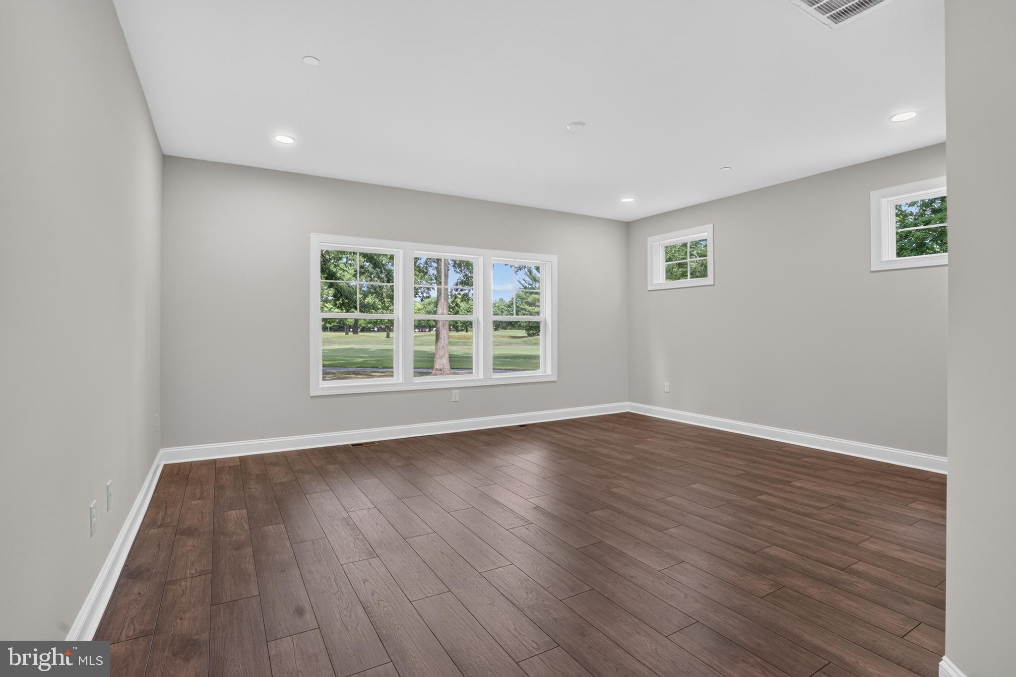 RIVER RUN - Residential