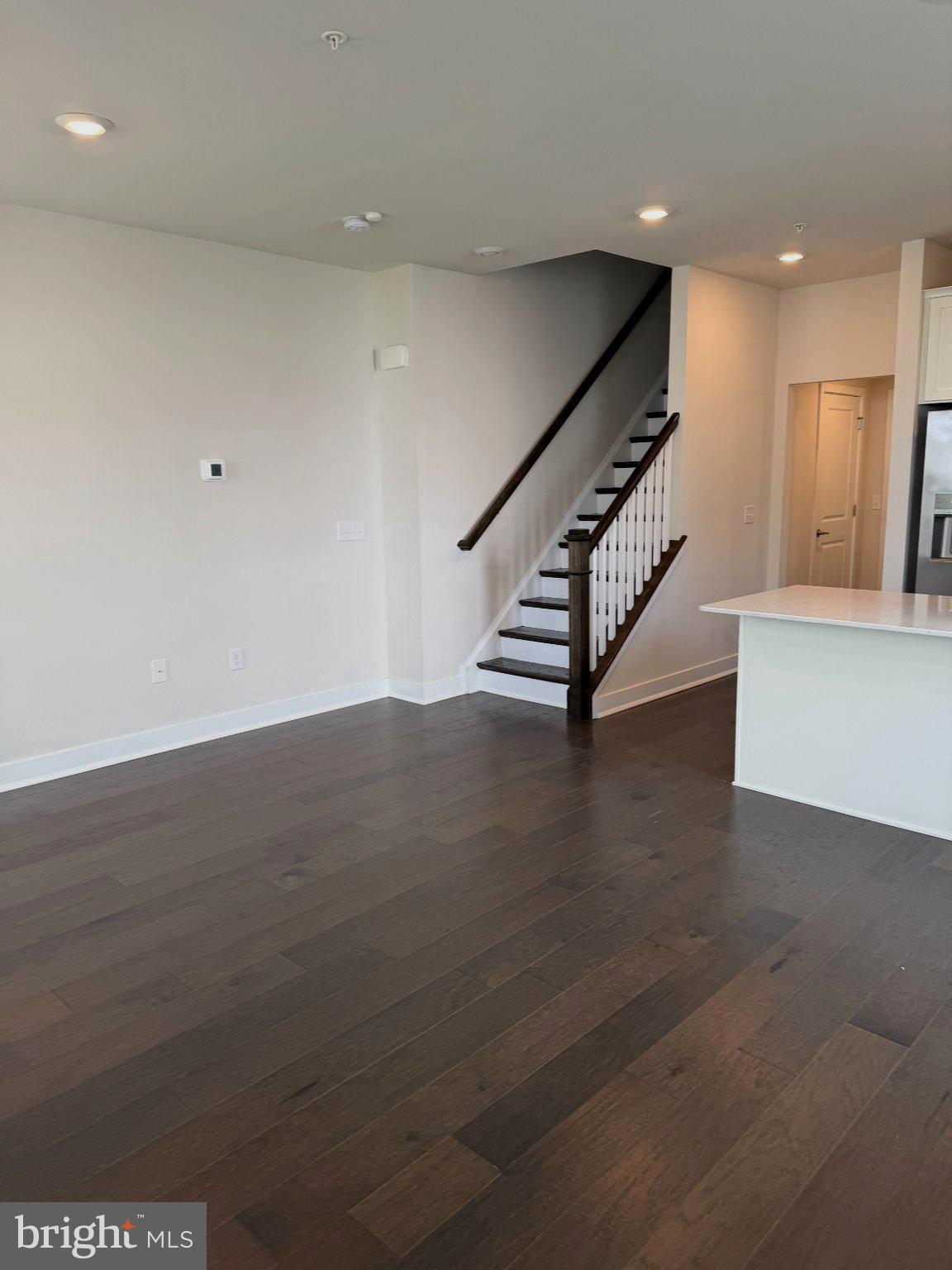STEELPOINTE - Residential