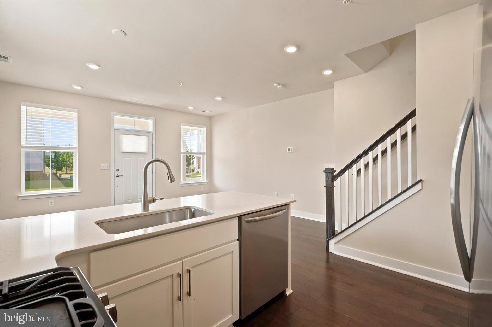 STEELPOINTE - Residential