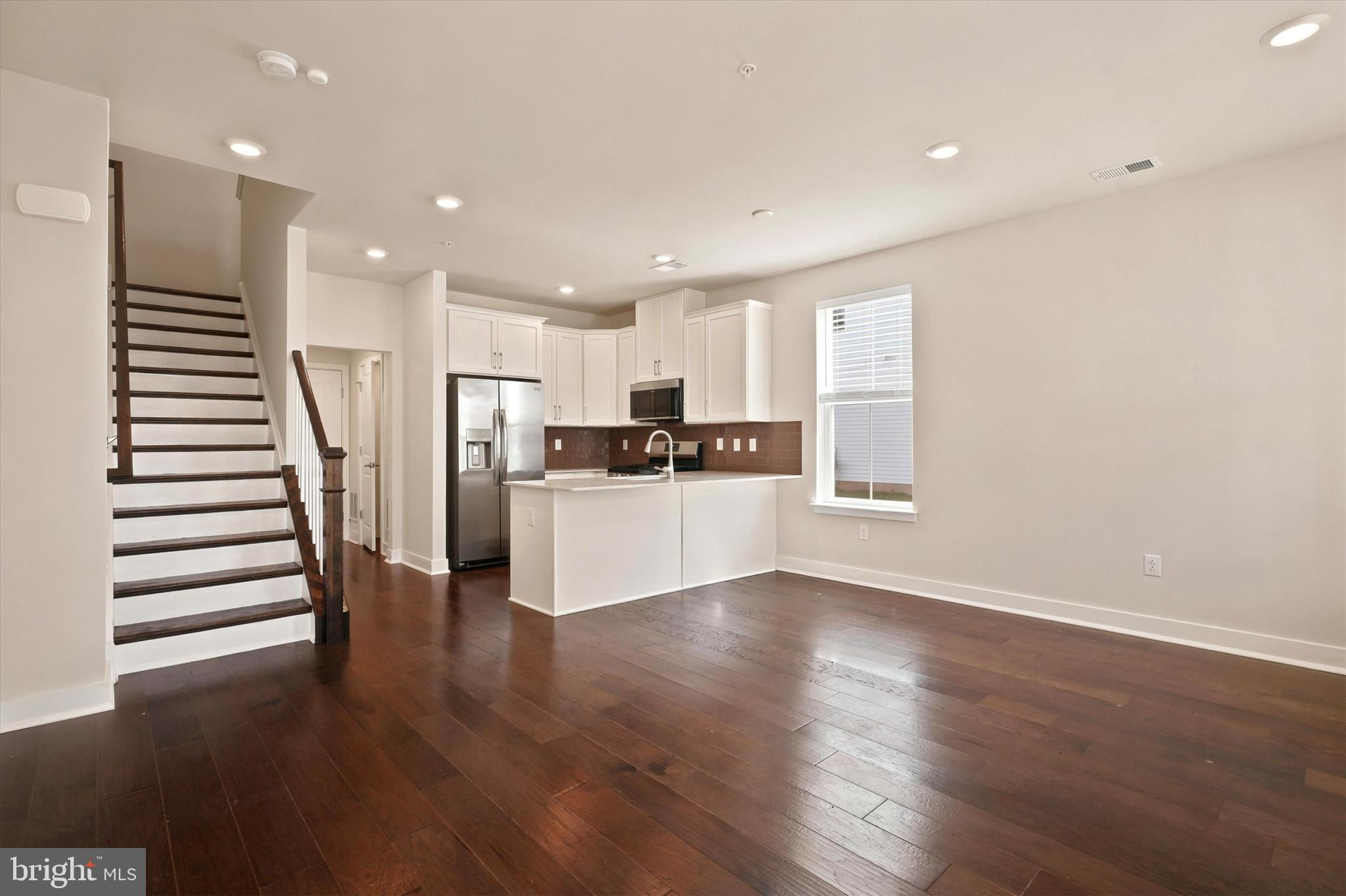 STEELPOINTE - Residential