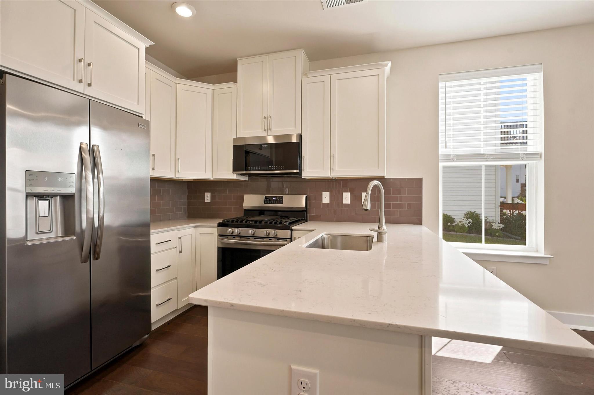 STEELPOINTE - Residential