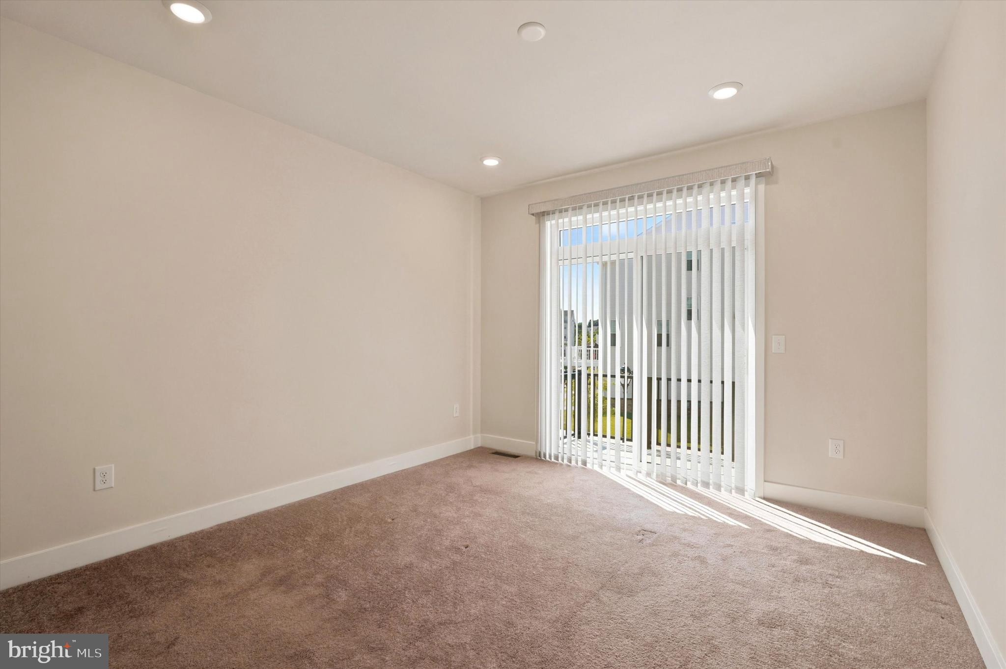 STEELPOINTE - Residential