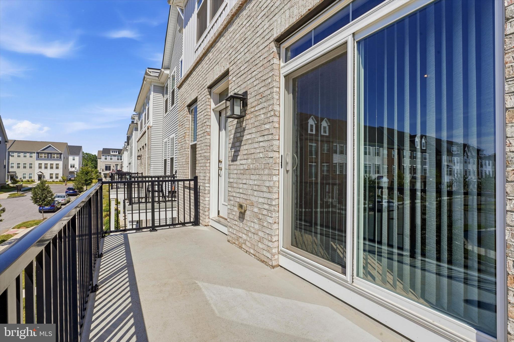 STEELPOINTE - Residential