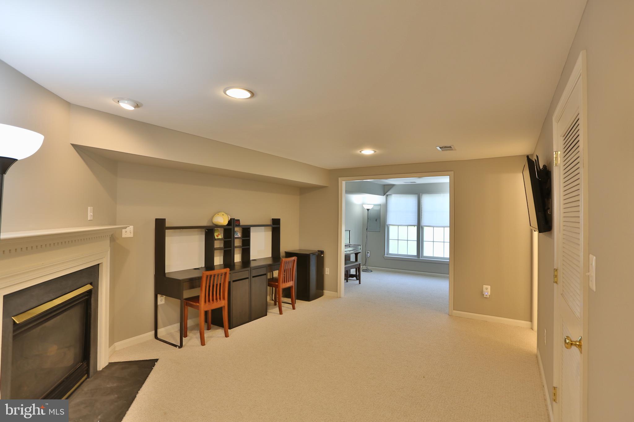 FAIR OAKS - Residential Lease