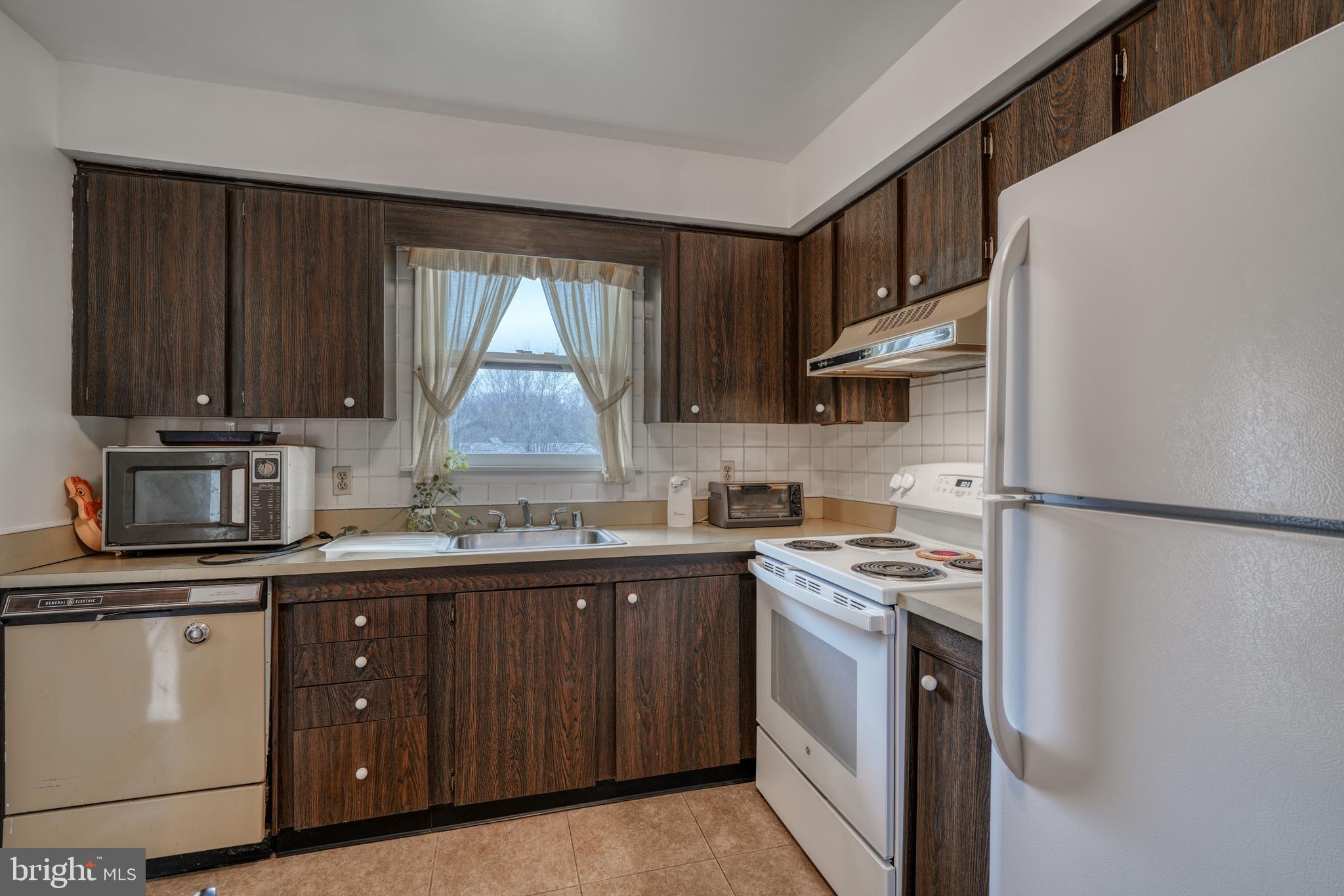 VALLEY HILLS - Residential