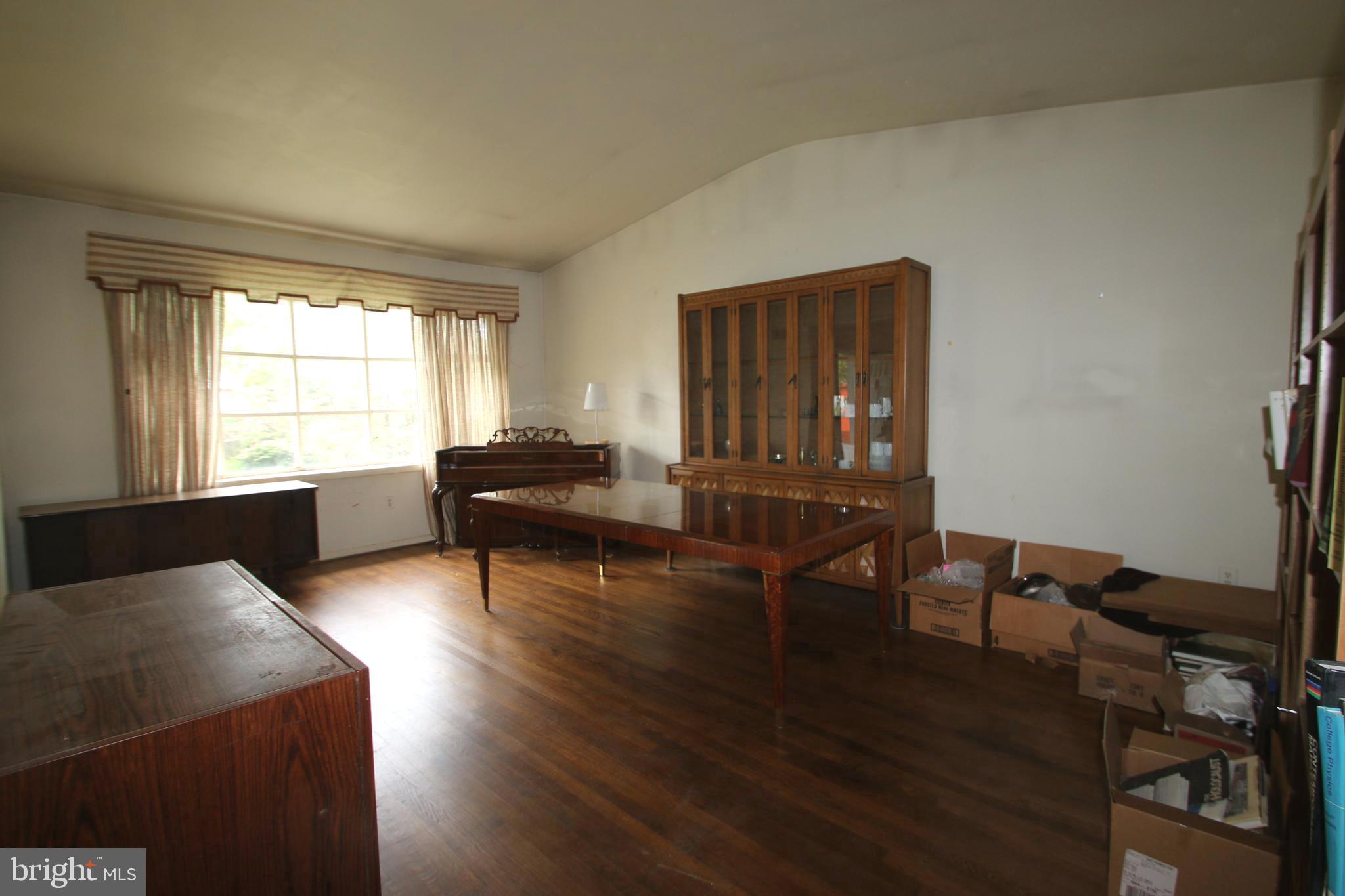 LAYHILL GARDENS - Residential