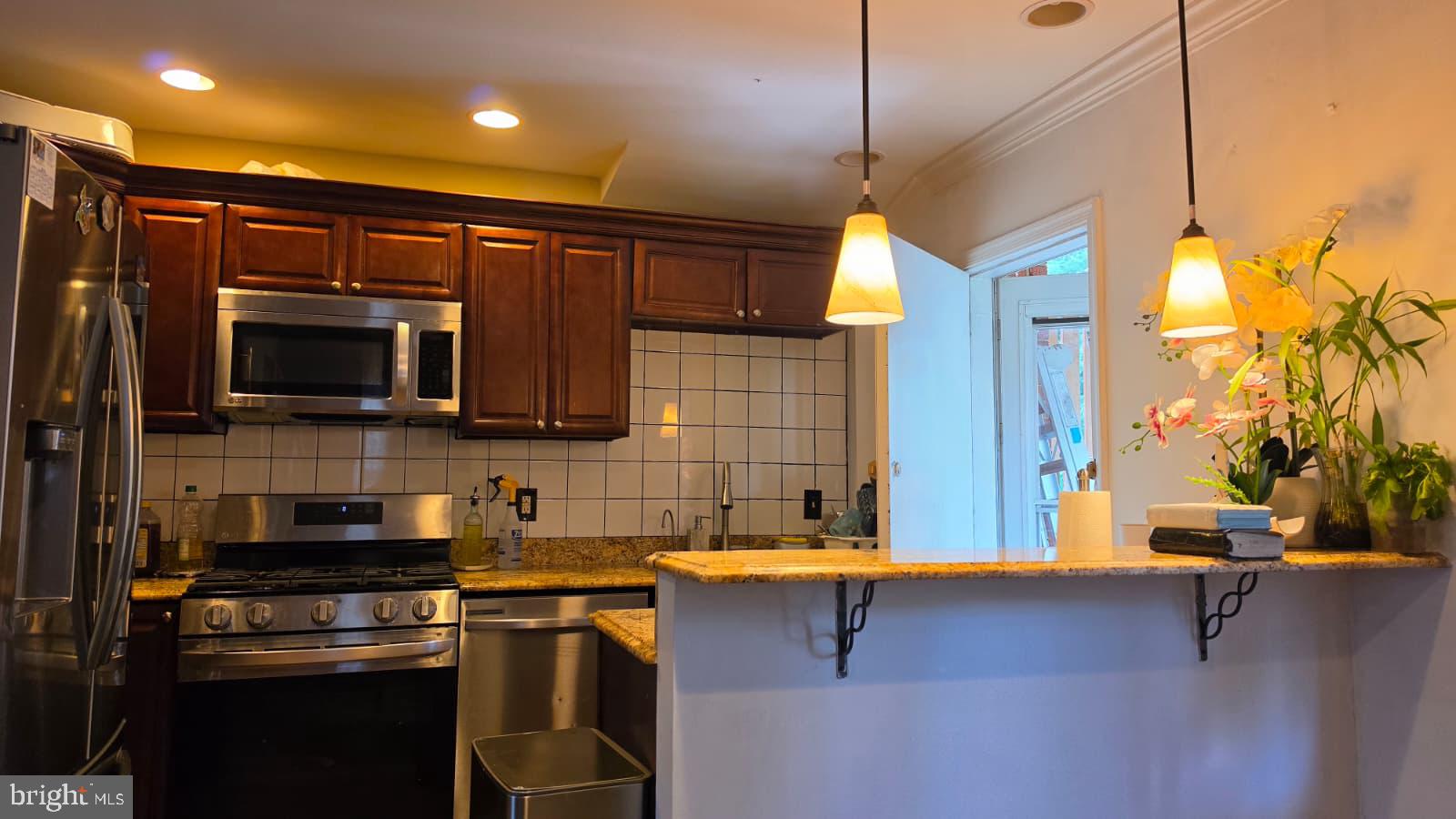 QUINCY MANOR - Residential