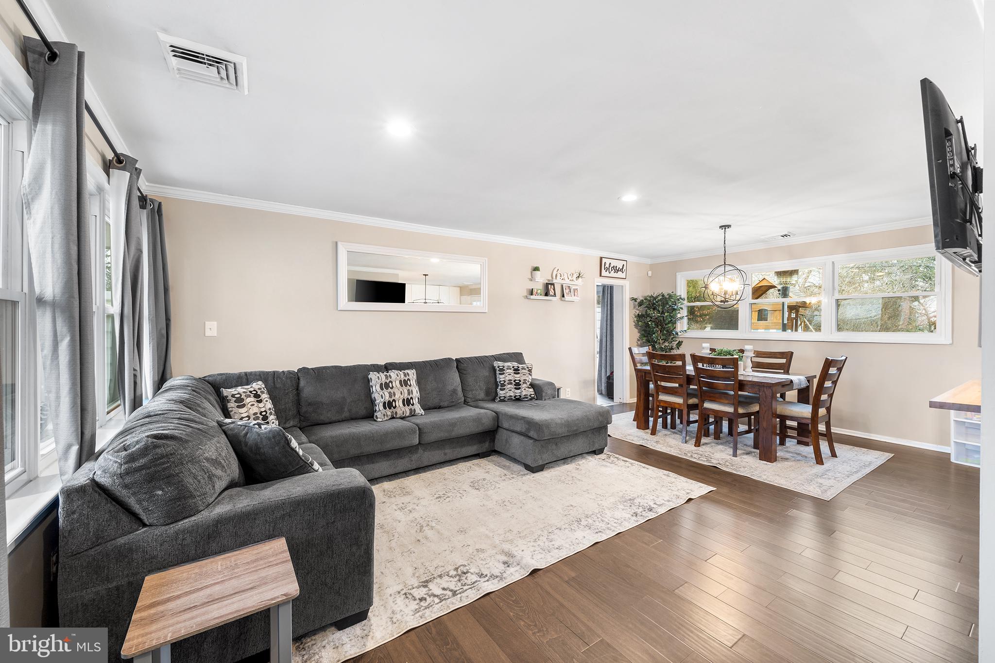 PENN SQ - Residential