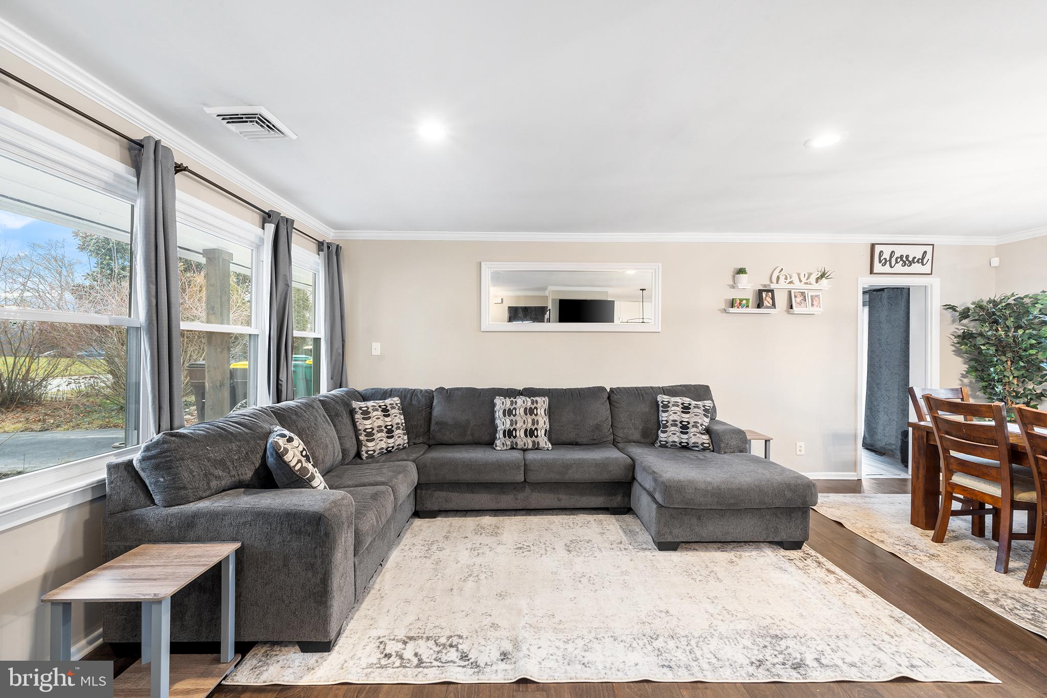 PENN SQ - Residential
