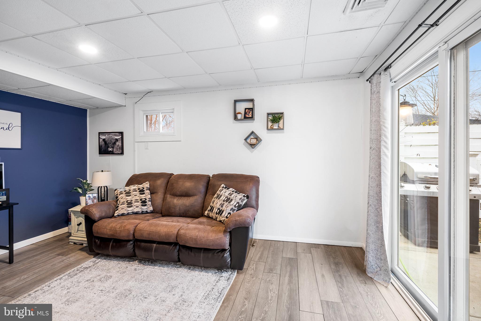 PENN SQ - Residential