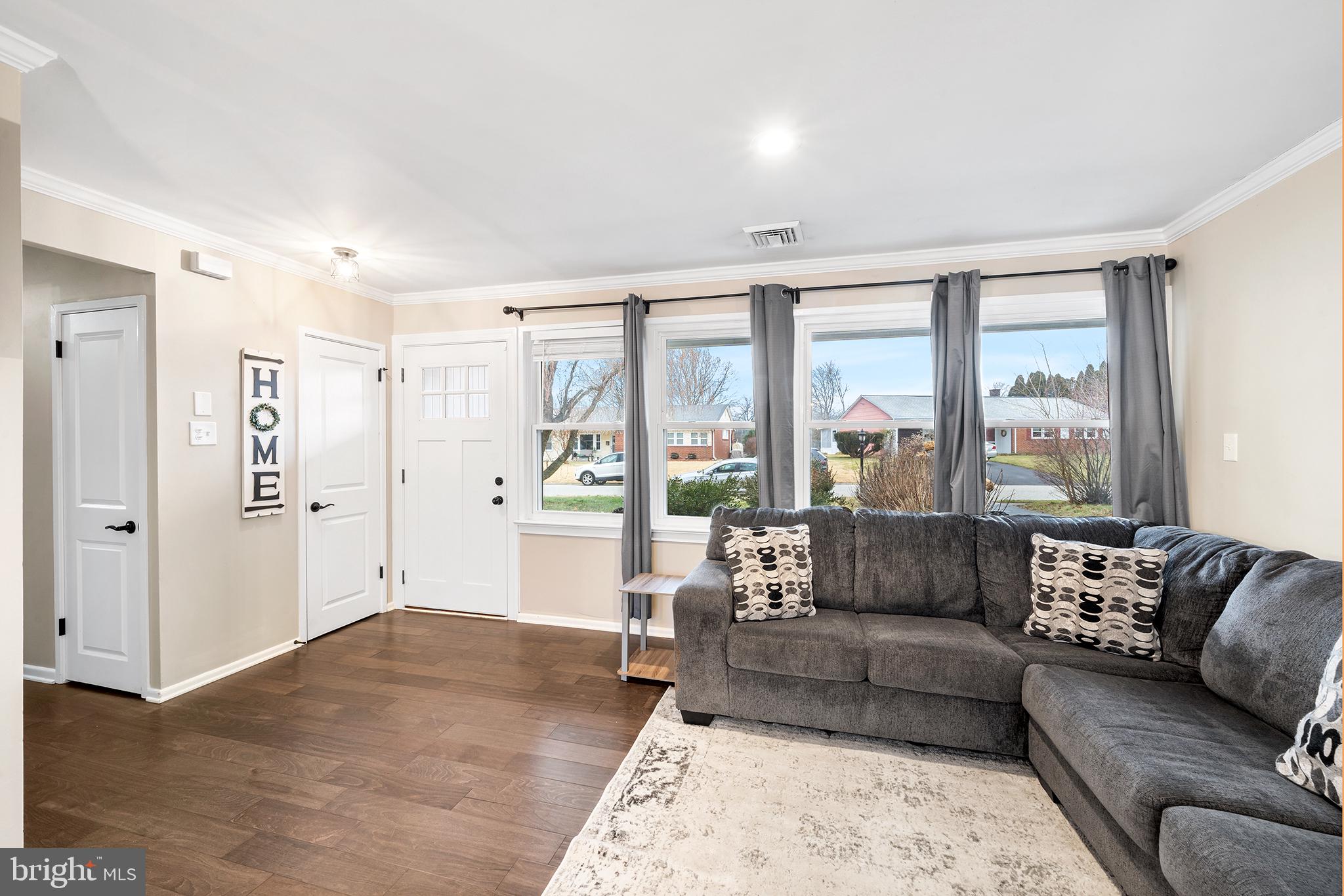 PENN SQ - Residential