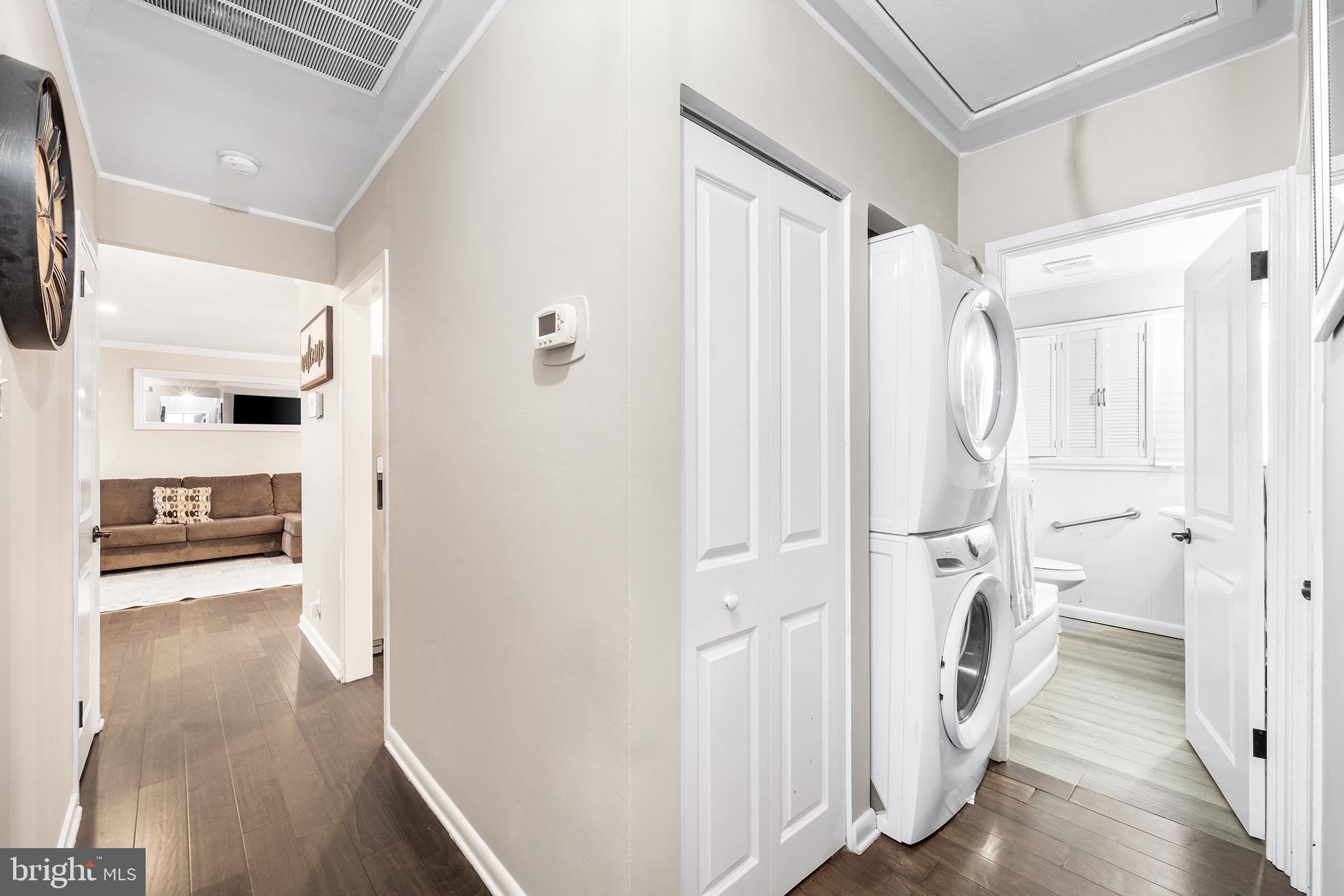 PENN SQ - Residential