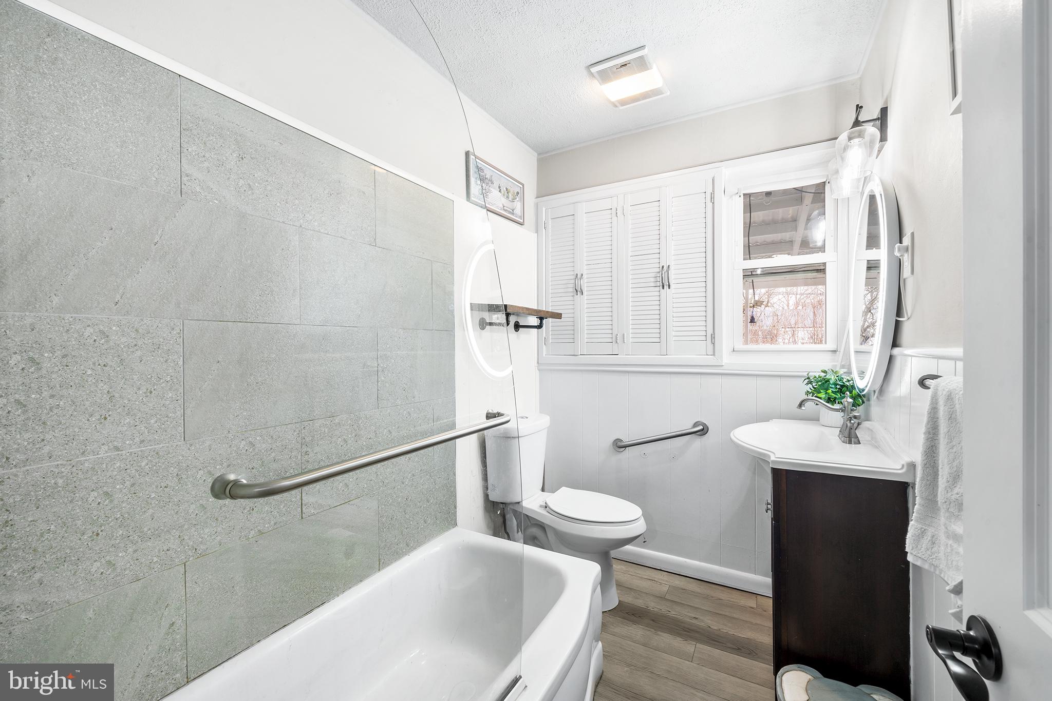 PENN SQ - Residential