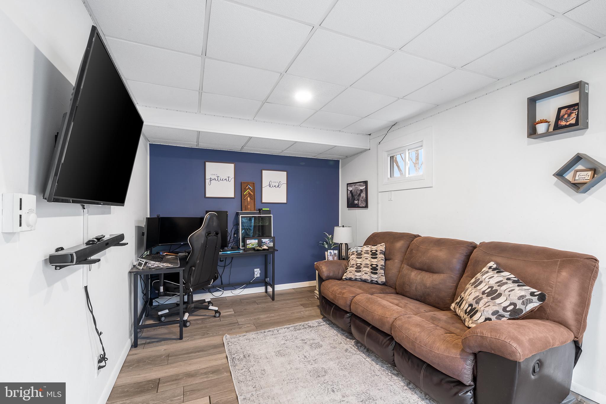 PENN SQ - Residential