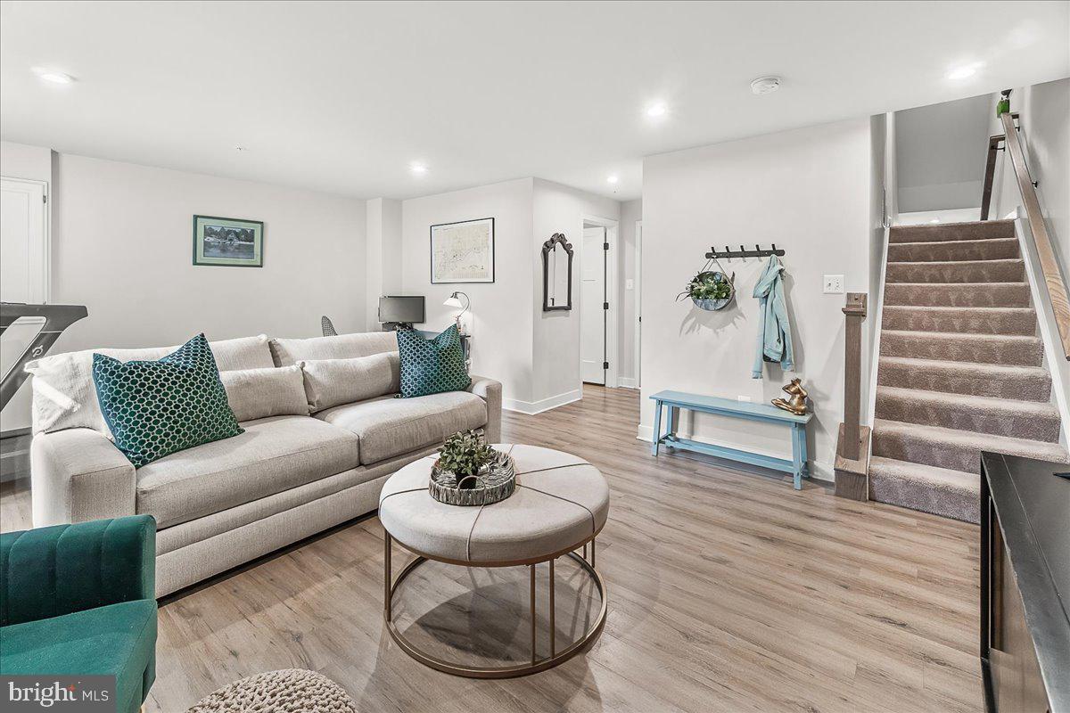 LAKE LINGANORE OAKDALE - Residential