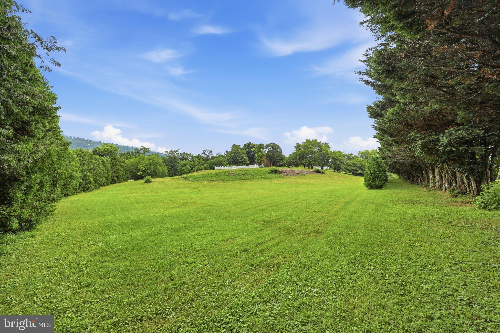 DUCHESS ESTATES - Residential