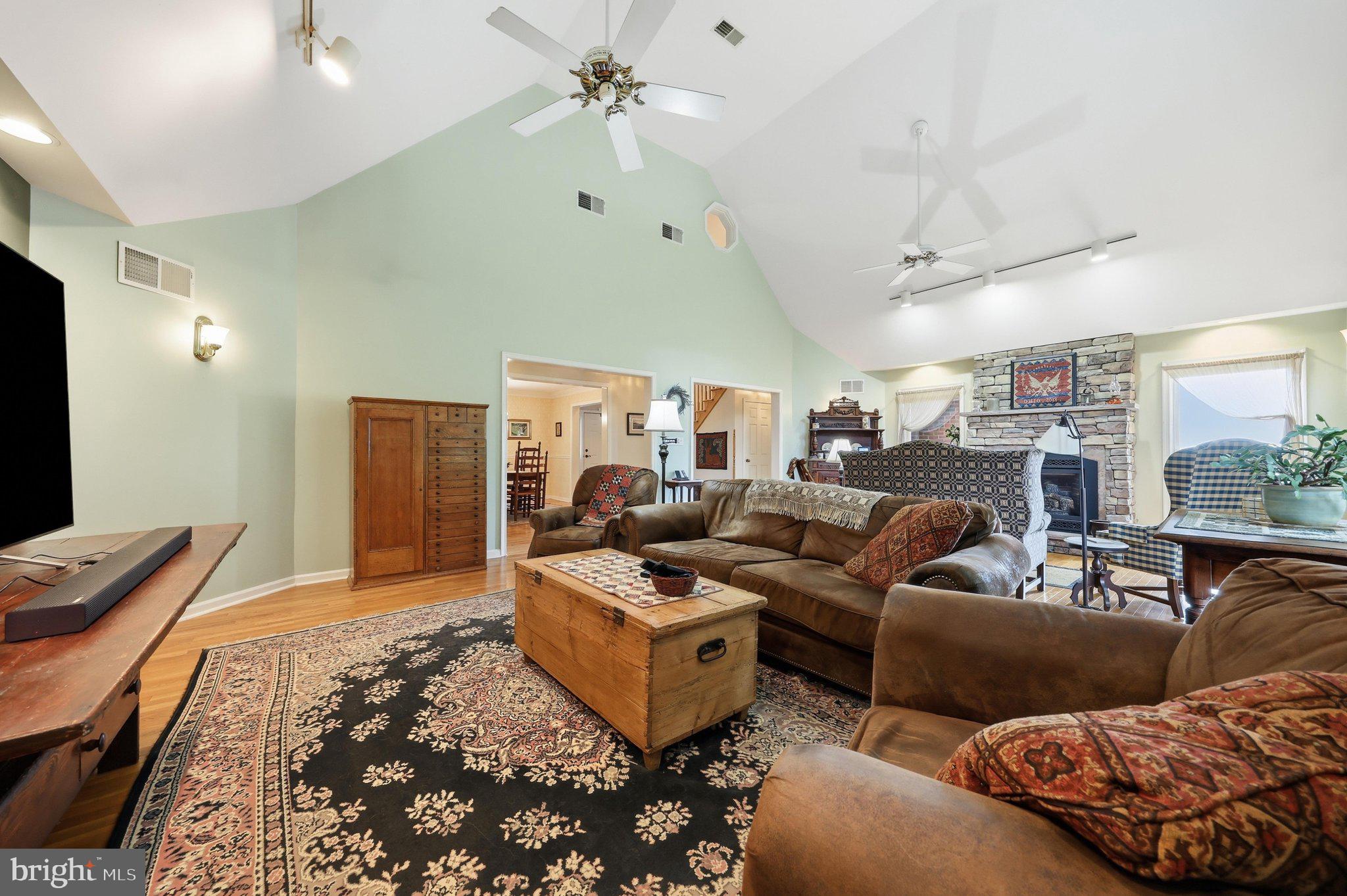 DUCHESS ESTATES - Residential