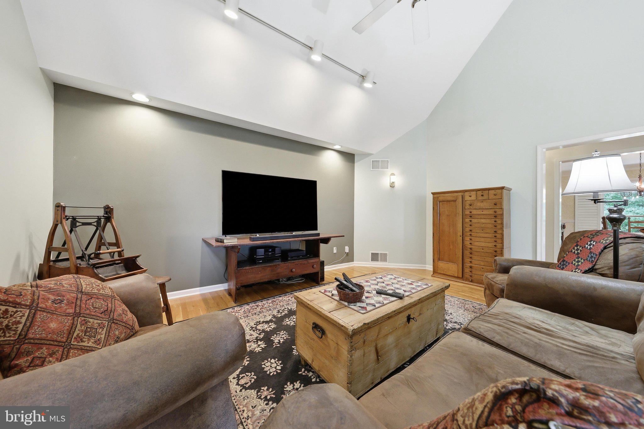 DUCHESS ESTATES - Residential