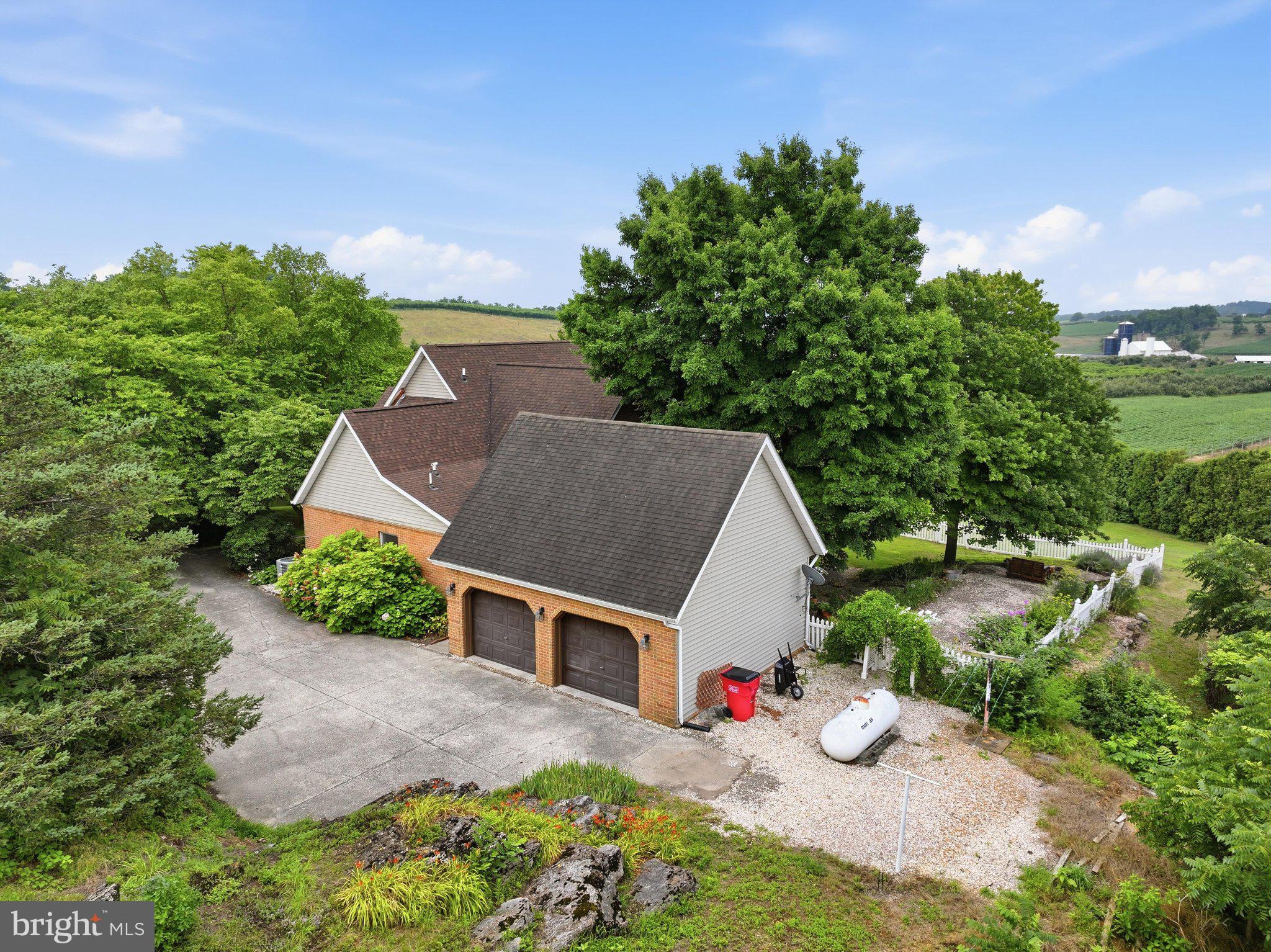 DUCHESS ESTATES - Residential