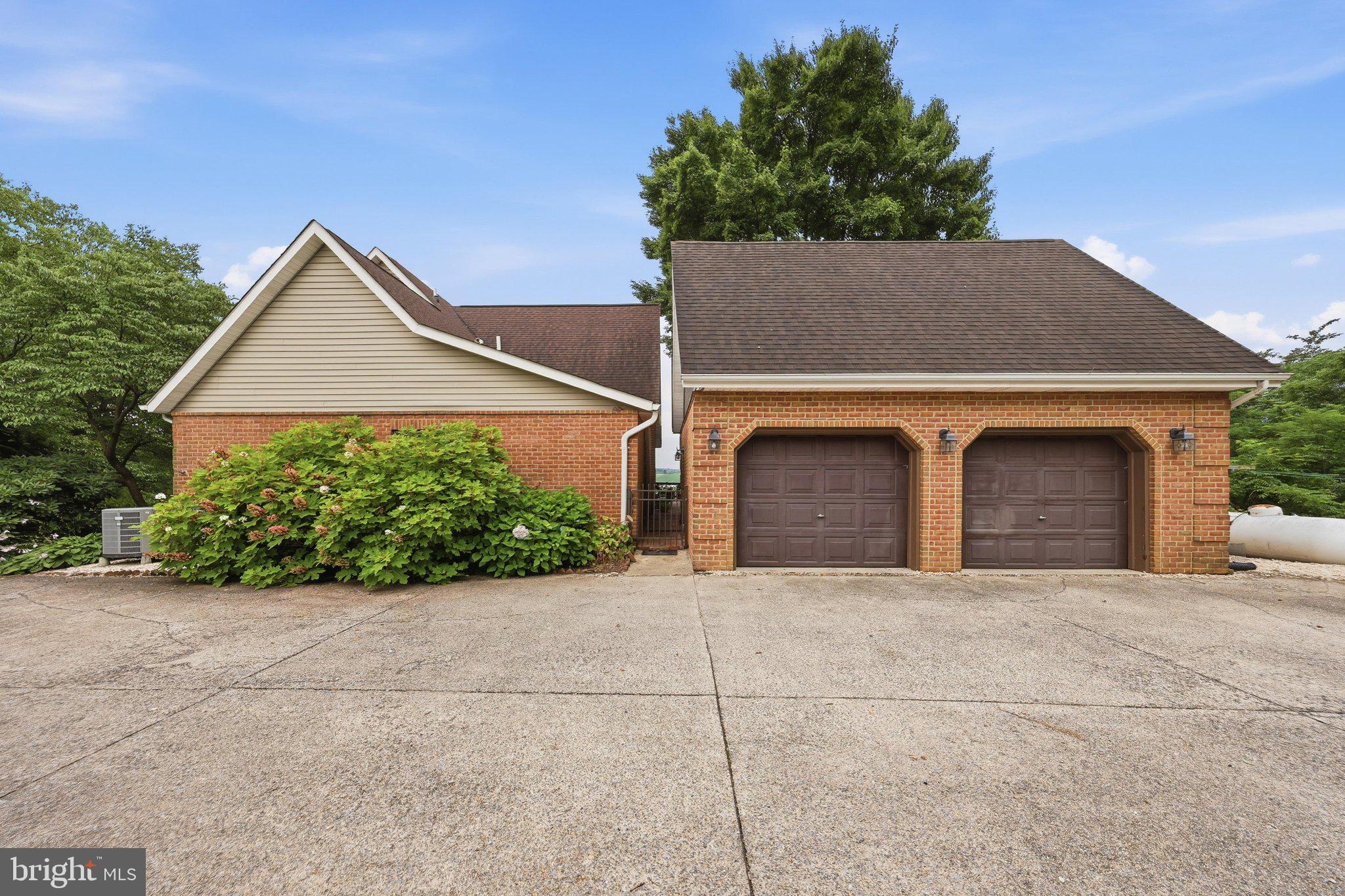 DUCHESS ESTATES - Residential