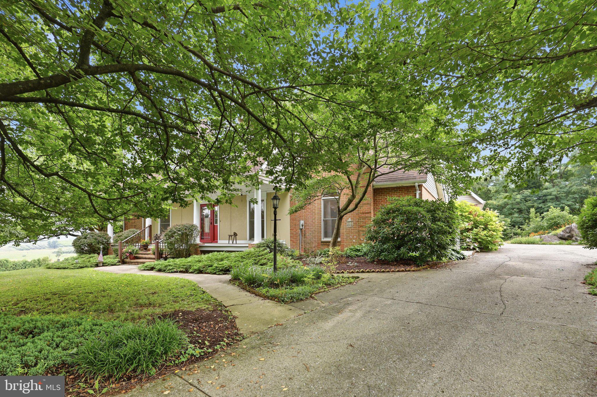 DUCHESS ESTATES - Residential