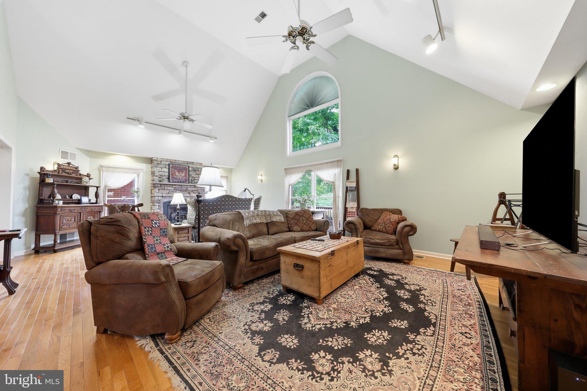 DUCHESS ESTATES - Residential