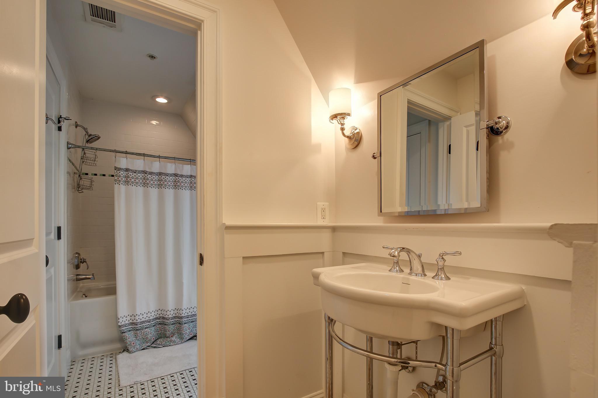 DARNESTOWN OUTSIDE - Residential
