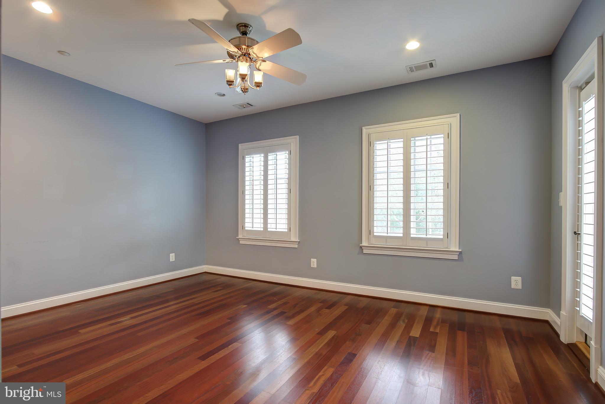 DARNESTOWN OUTSIDE - Residential