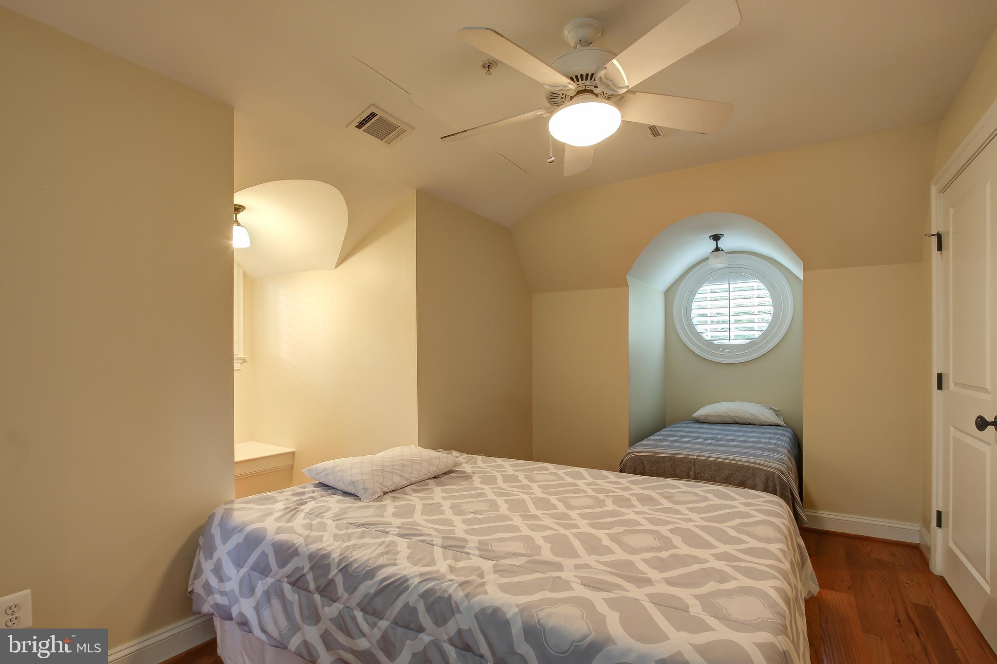 DARNESTOWN OUTSIDE - Residential